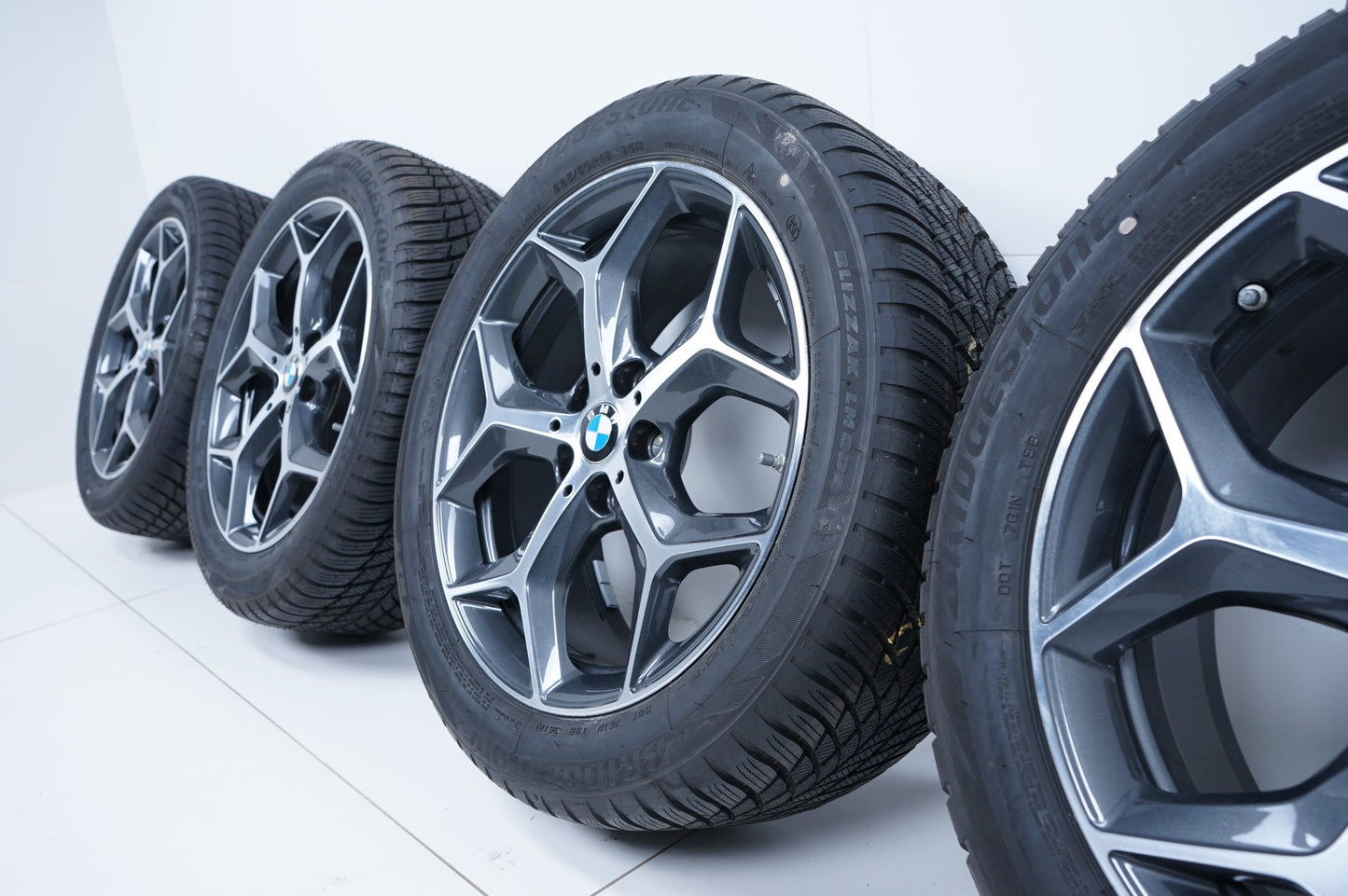 Оригинални Нови BMW X1 X2 F48 F39 Бмв 225 50 18 цола зимен комплект зимни гуми 5x112