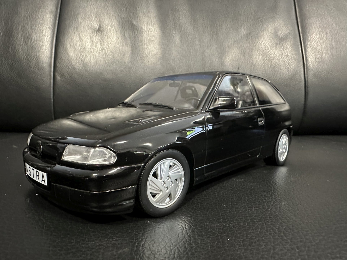 Opel Astra GSI 1992 black Limitiert 1000pcs 1:18 NOREV 183671 Опел Астра черен Лимитирана