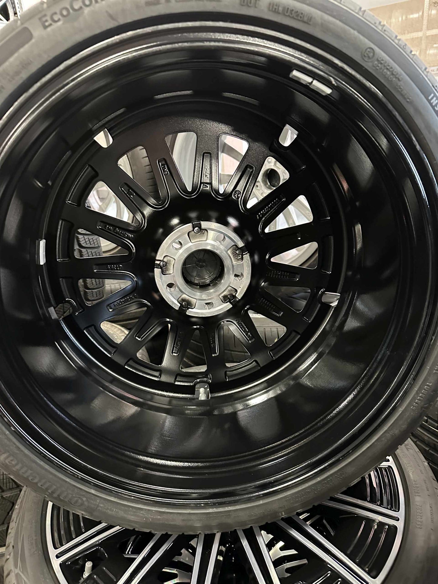 Като Нови Mercedes E Klasse W214 21 Zoll AMG Мерцедес E класа W214 21 цола AMG летен комплект летни гуми