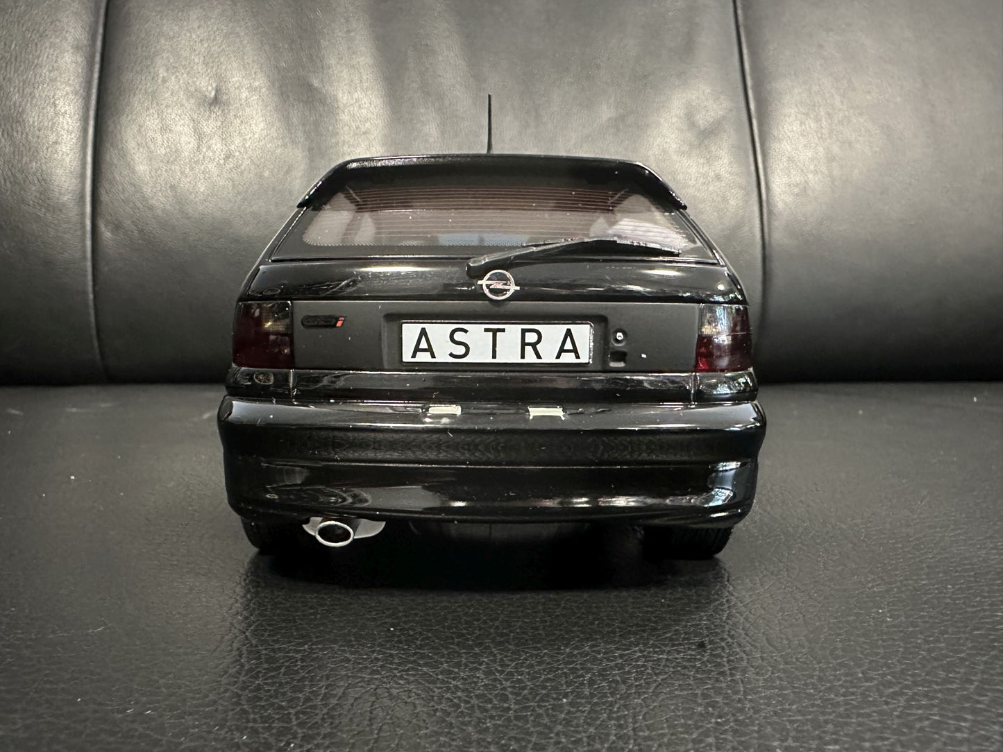 Opel Astra GSI 1992 black Limitiert 1000pcs 1:18 NOREV 183671 Опел Астра черен Лимитирана