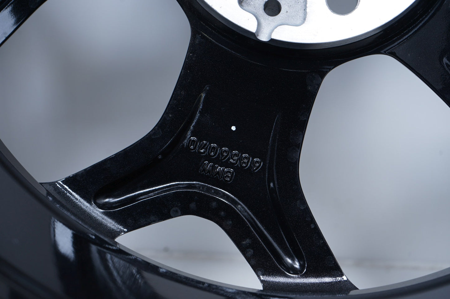 Оригинални Нови BMW X1 X2 F48 F39 Бмв 225 50 18 цола зимен комплект зимни гуми 5x112