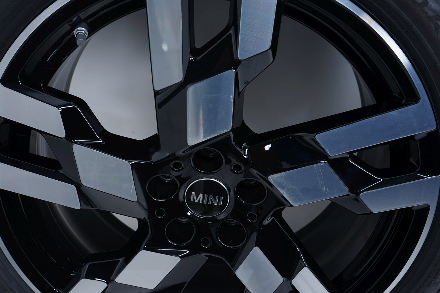 Оригинални Като Нови BMW X1 X2 U11 U10 MINI Countryman U25 20 Zoll 949 Бмв МИНИ У10 У11 У25 20 цола джанти 949 летен комплект летни гуми
