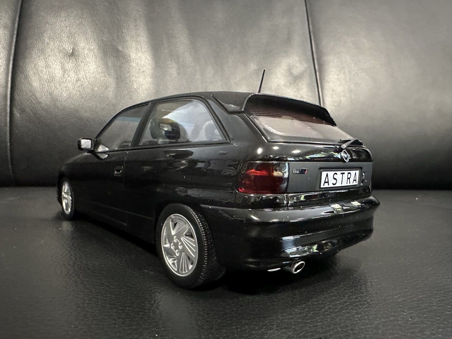 Opel Astra GSI 1992 black Limitiert 1000pcs 1:18 NOREV 183671 Опел Астра черен Лимитирана