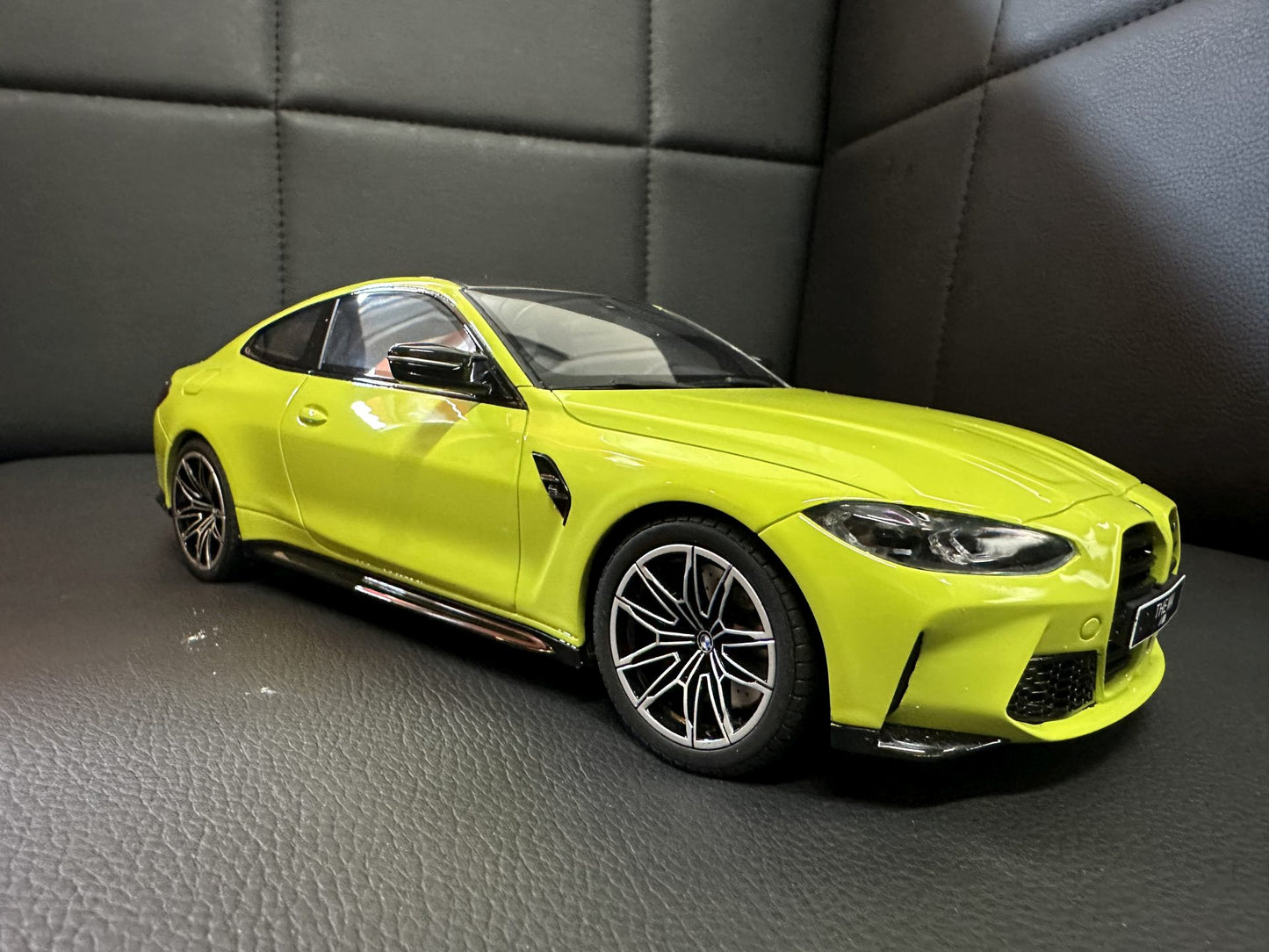 Bmw M4 G82 Coupe yellow Limitiert 718/1600 1:18 GT Spirit GT298 Бмв M4 G82 жълт Лимитирана