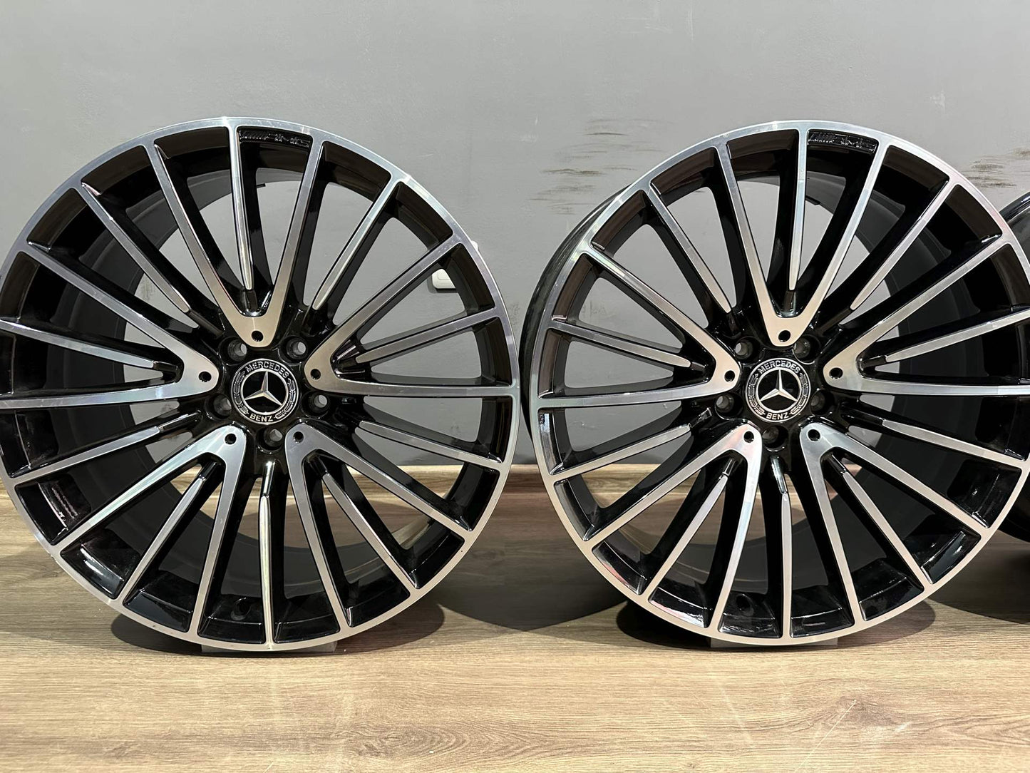 Оригинални като Нови Mercedes S Klasse W223 AMG 21 Zoll Мерцедес С Класа W223 AMG Алуминиеви джанти 21 цола A2234011700 A2234011800