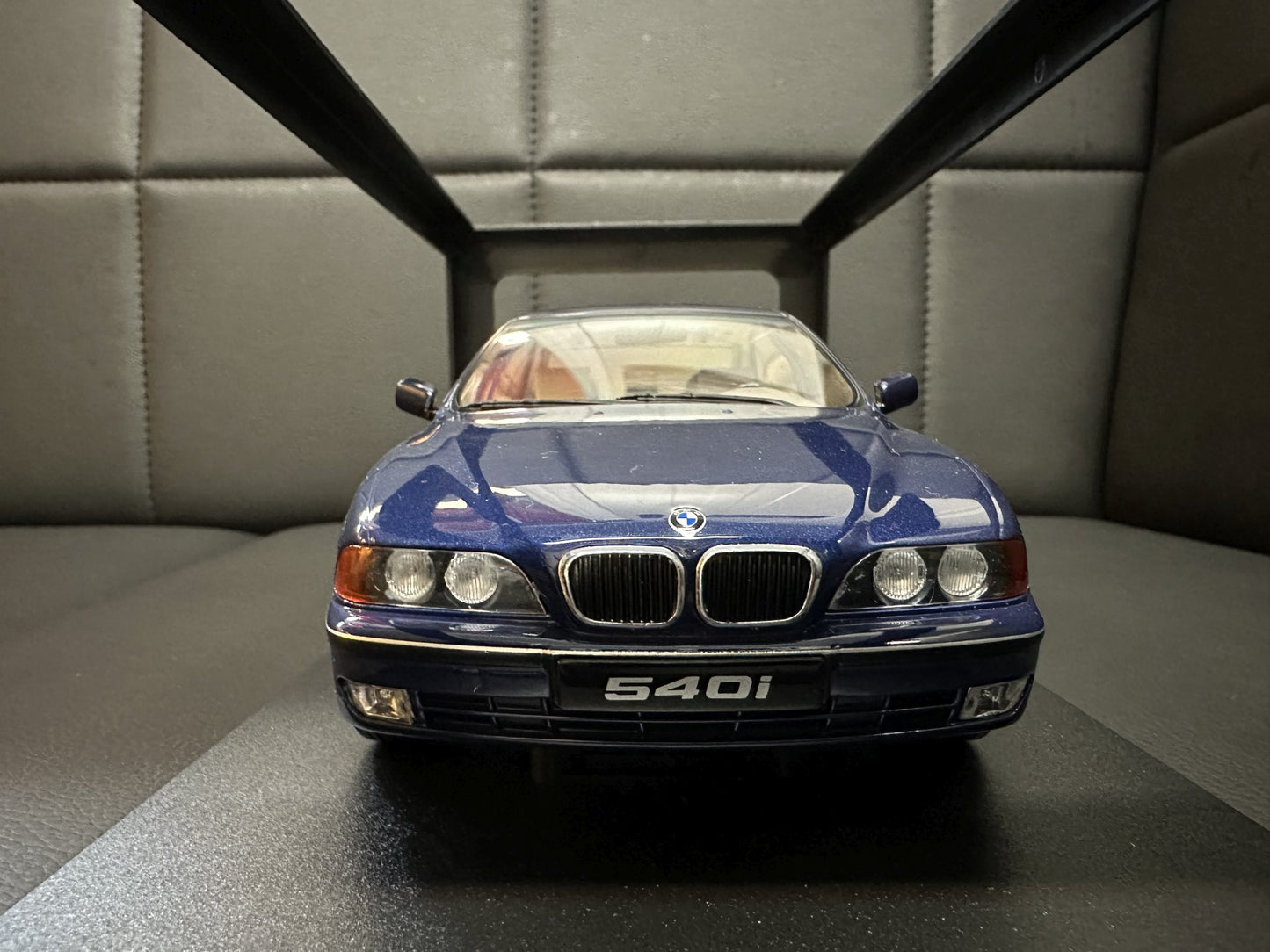 Bmw E39 540i Sedan blue 1:18 KK-Scale KKDC181052 Бмв 540i Е39 син