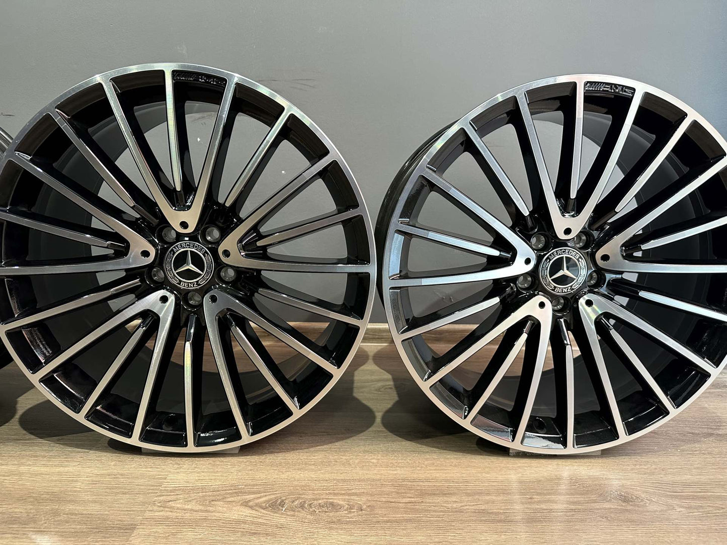 Оригинални като Нови Mercedes S Klasse W223 AMG 21 Zoll Мерцедес С Класа W223 AMG Алуминиеви джанти 21 цола A2234011700 A2234011800