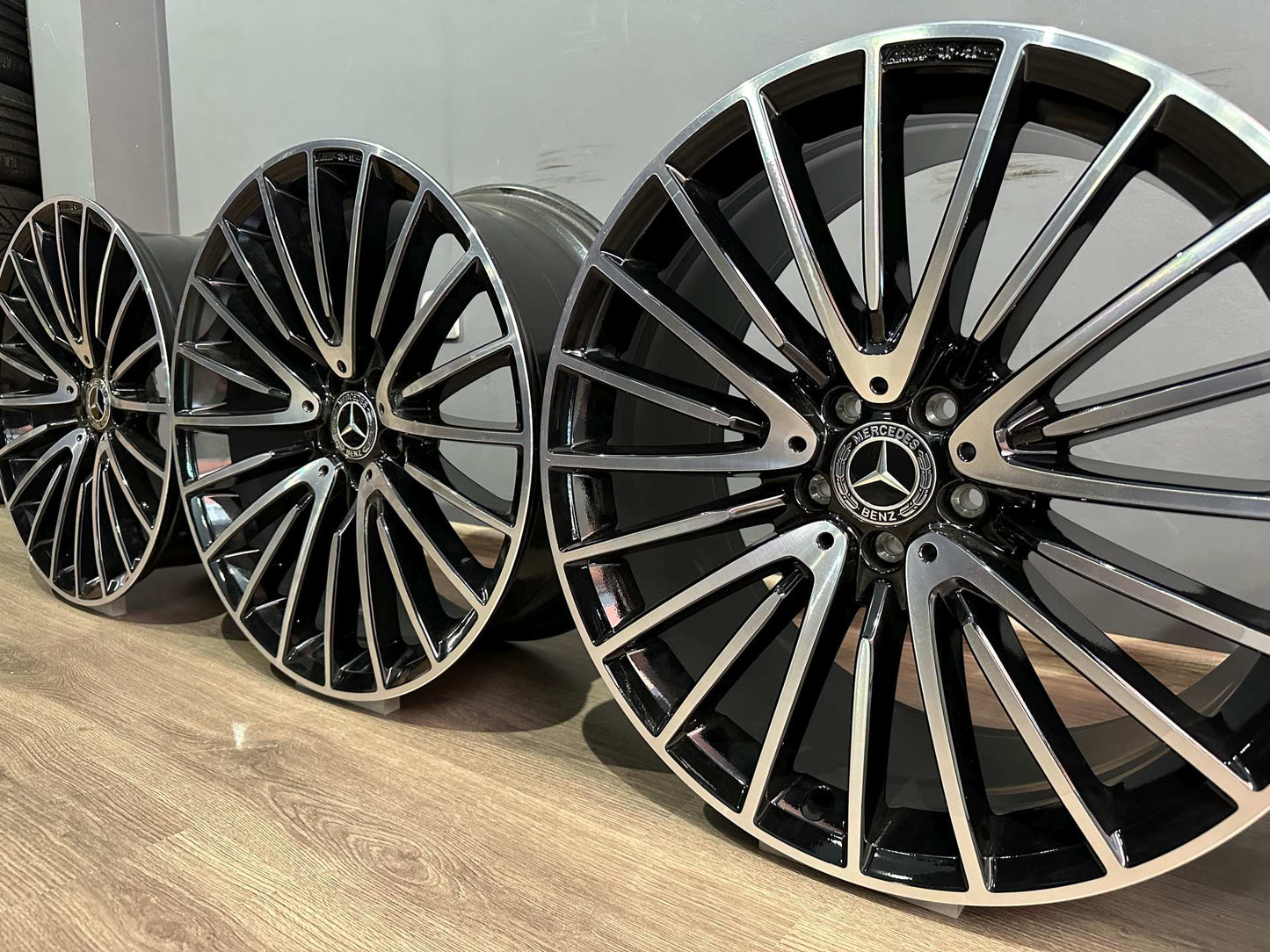 Оригинални като Нови Mercedes S Klasse W223 AMG 21 Zoll Мерцедес С Класа W223 AMG Алуминиеви джанти 21 цола A2234011700 A2234011800