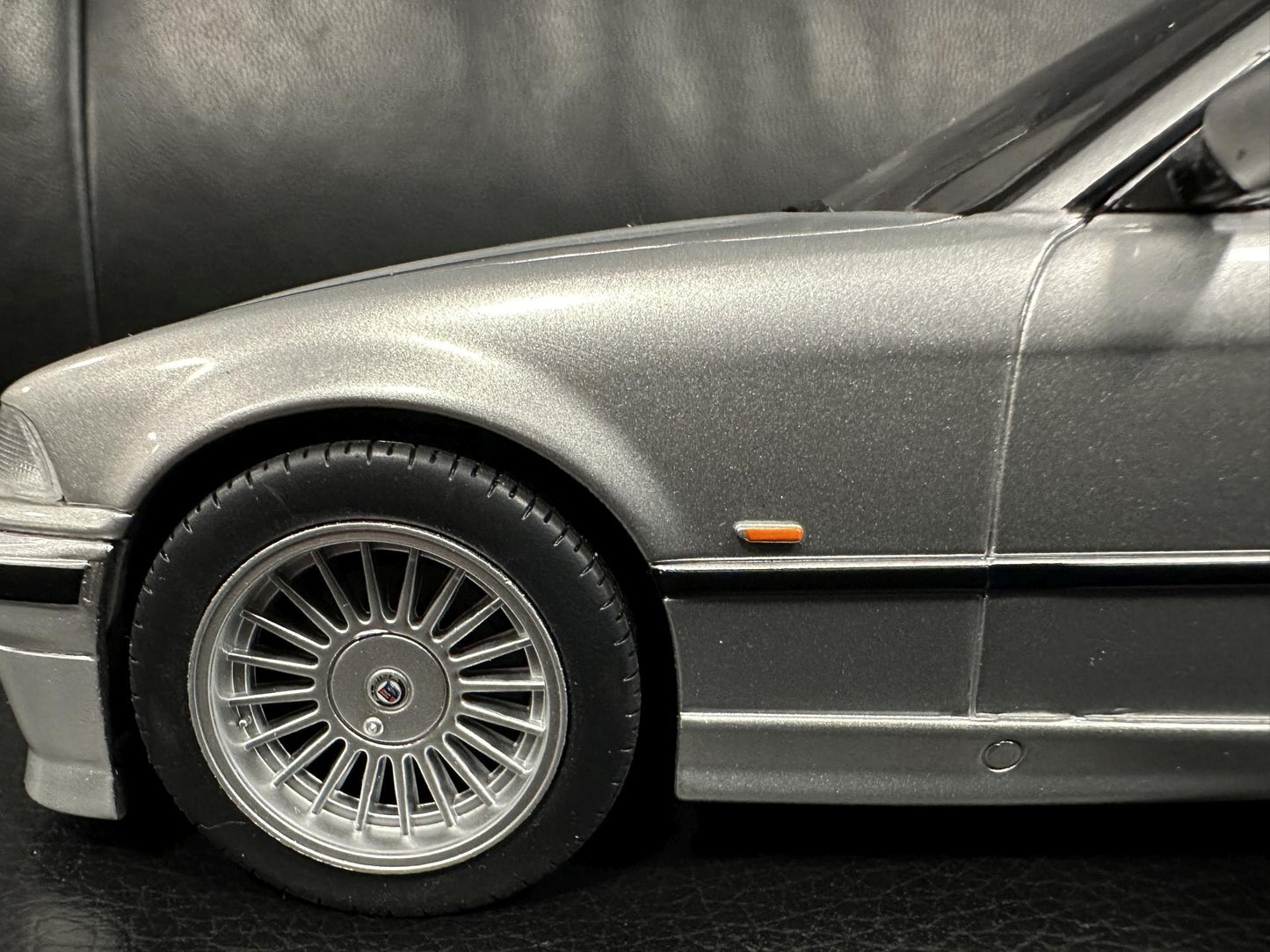 Bmw Alpina E36 B3 3.2 1996 silber Cabrio 1:18 Modelcar MCG 18322 Бмв Е36 Алпина сив Кабрио
