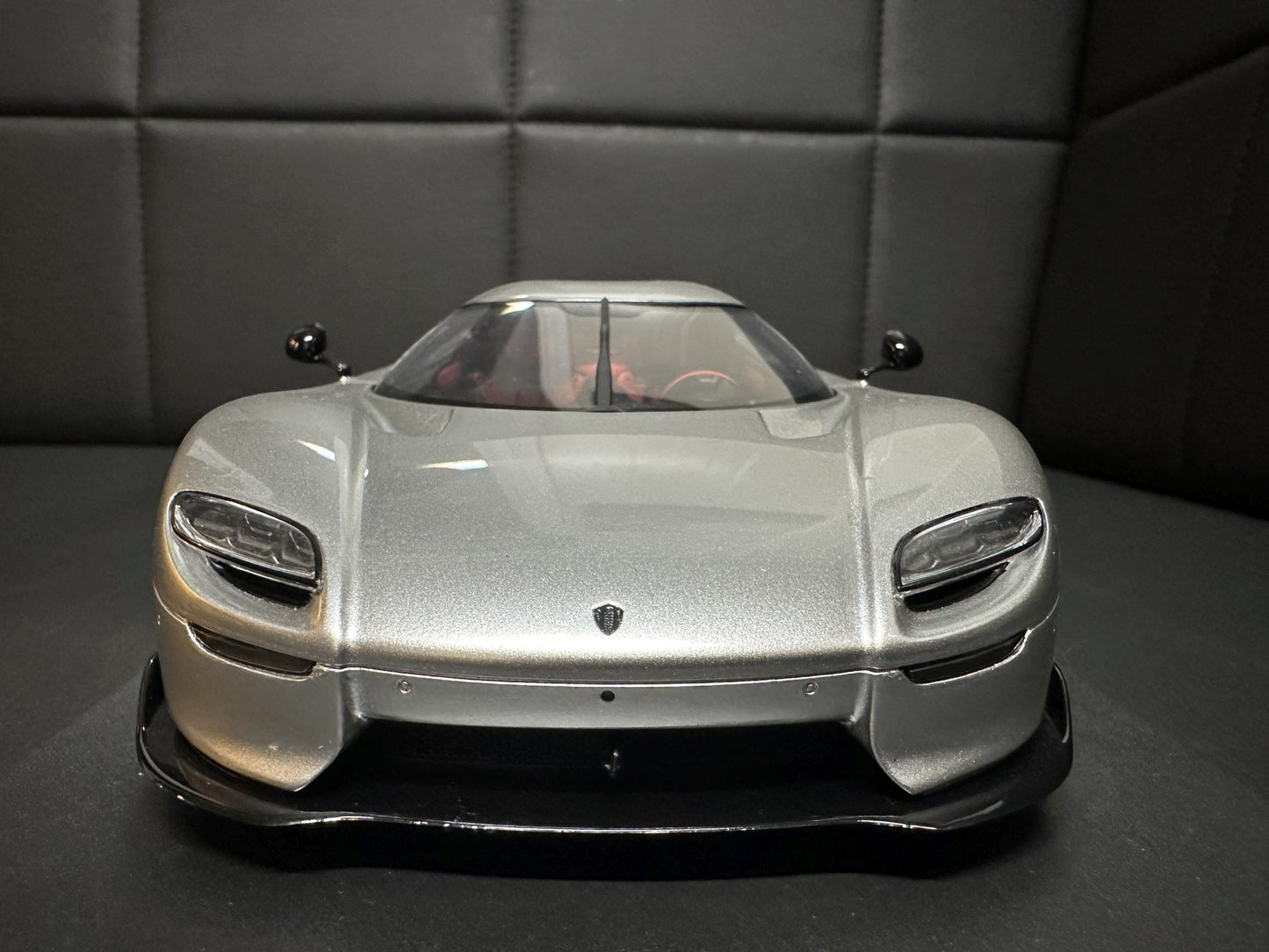 Koenigsegg CC850 grey 1:18 GT Spirit GT452 сив