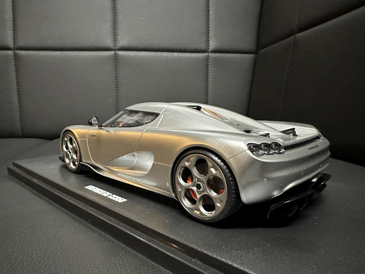 Koenigsegg CC850 grey 1:18 GT Spirit GT452 сив