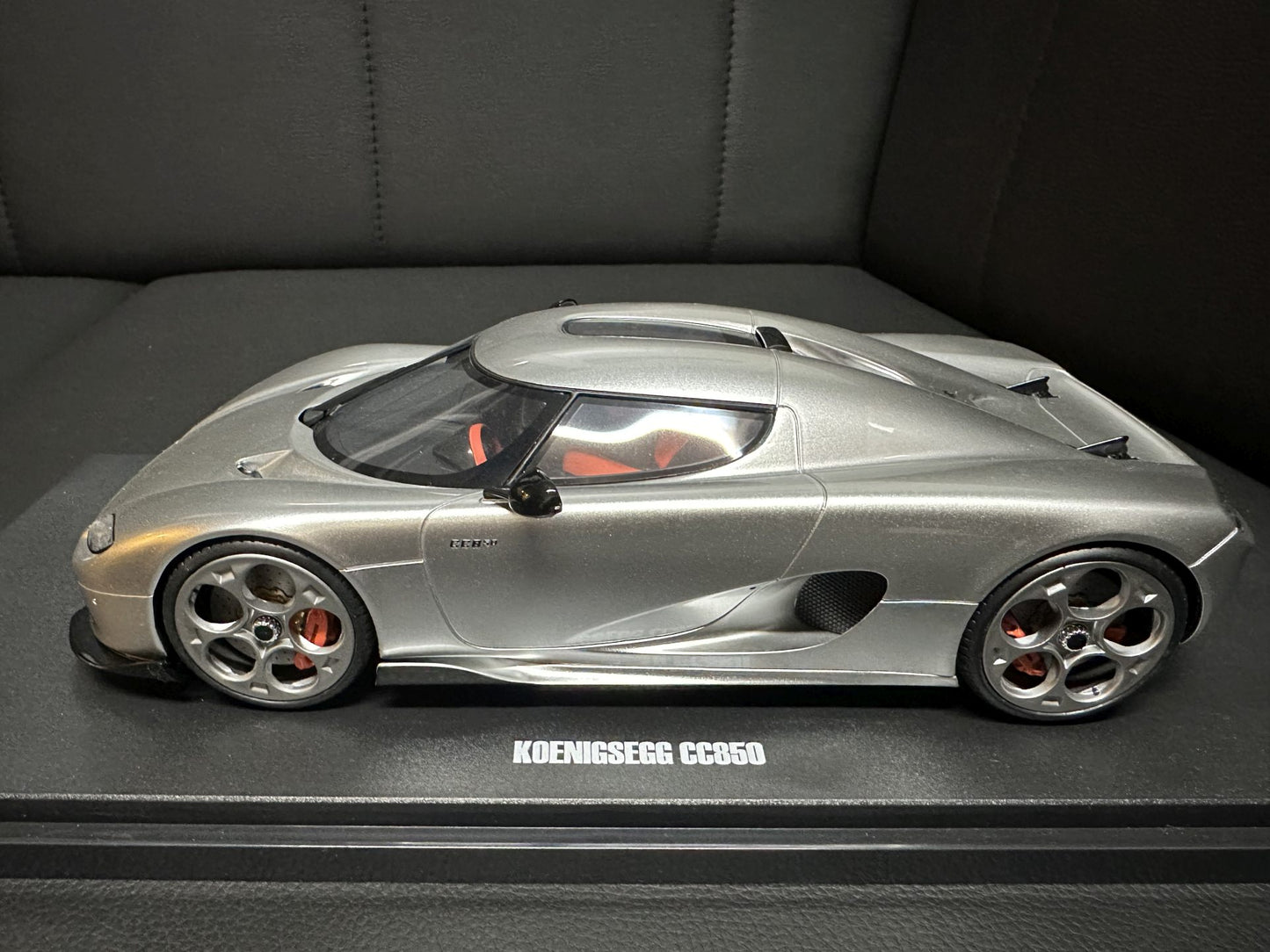 Koenigsegg CC850 grey 1:18 GT Spirit GT452 сив