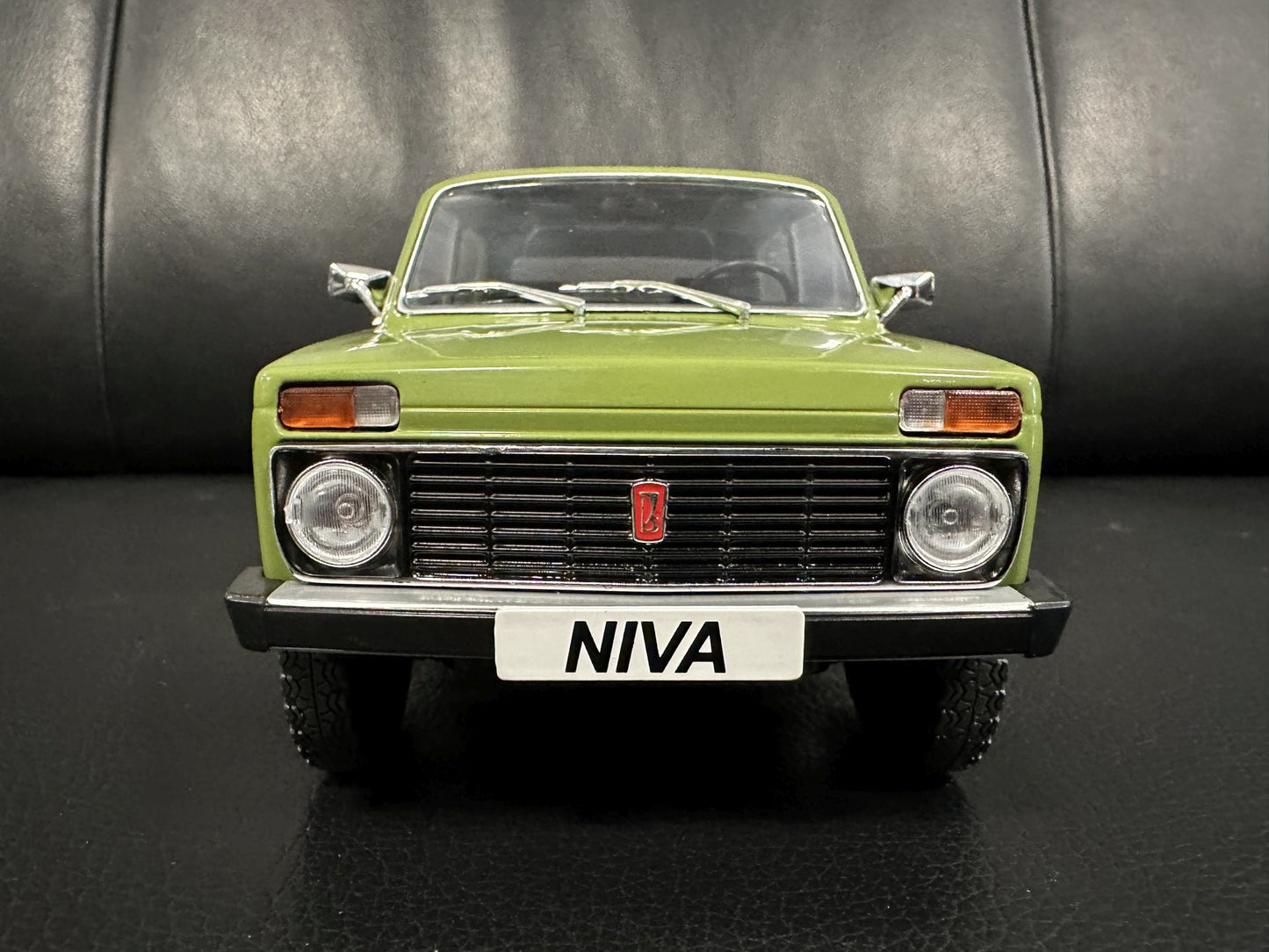 Lada Niva 1976 green 1:18 Modelcar MCG 18255 Лада Нива 1976 зелен