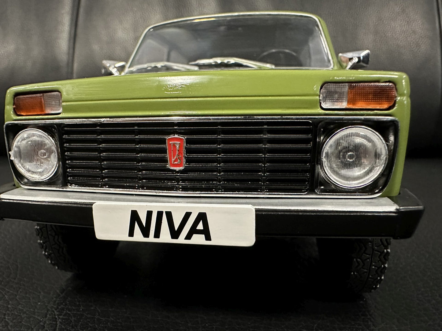 Lada Niva 1976 green 1:18 Modelcar MCG 18255 Лада Нива 1976 зелен