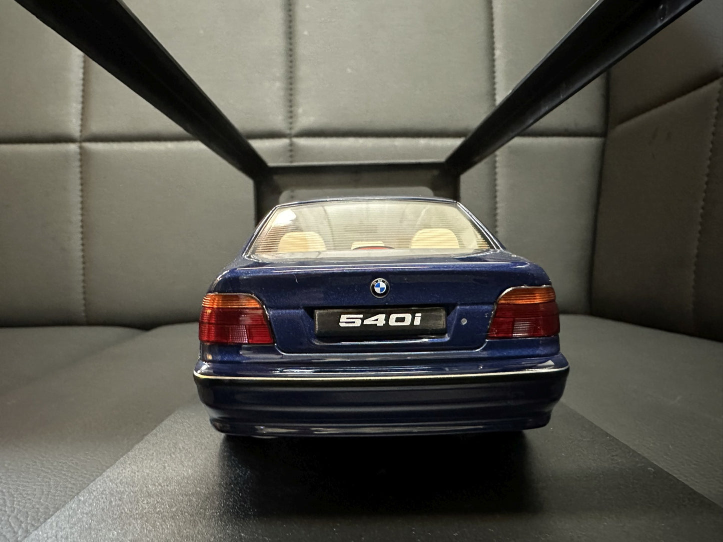 Bmw E39 540i Sedan blue 1:18 KK-Scale KKDC181052 Бмв 540i Е39 син