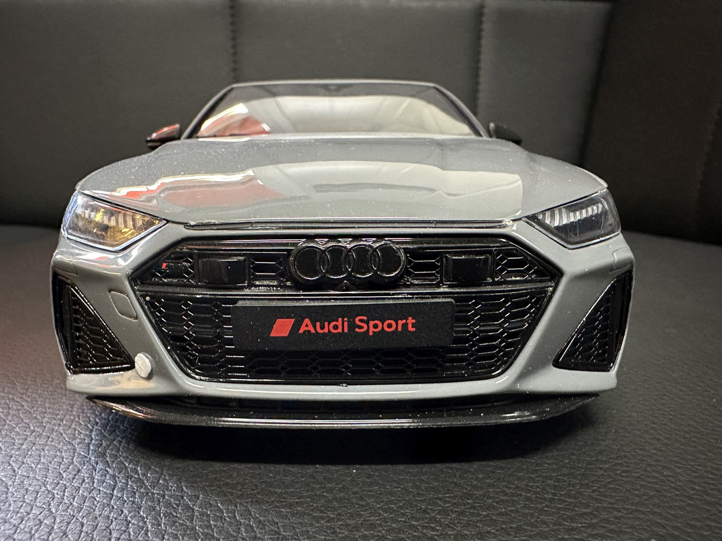 Audi RS7 Sportback nardo grey Limitiert 503/1100 1:18 GT Spirit GT823 Ауди РС7 сив Лимитирана