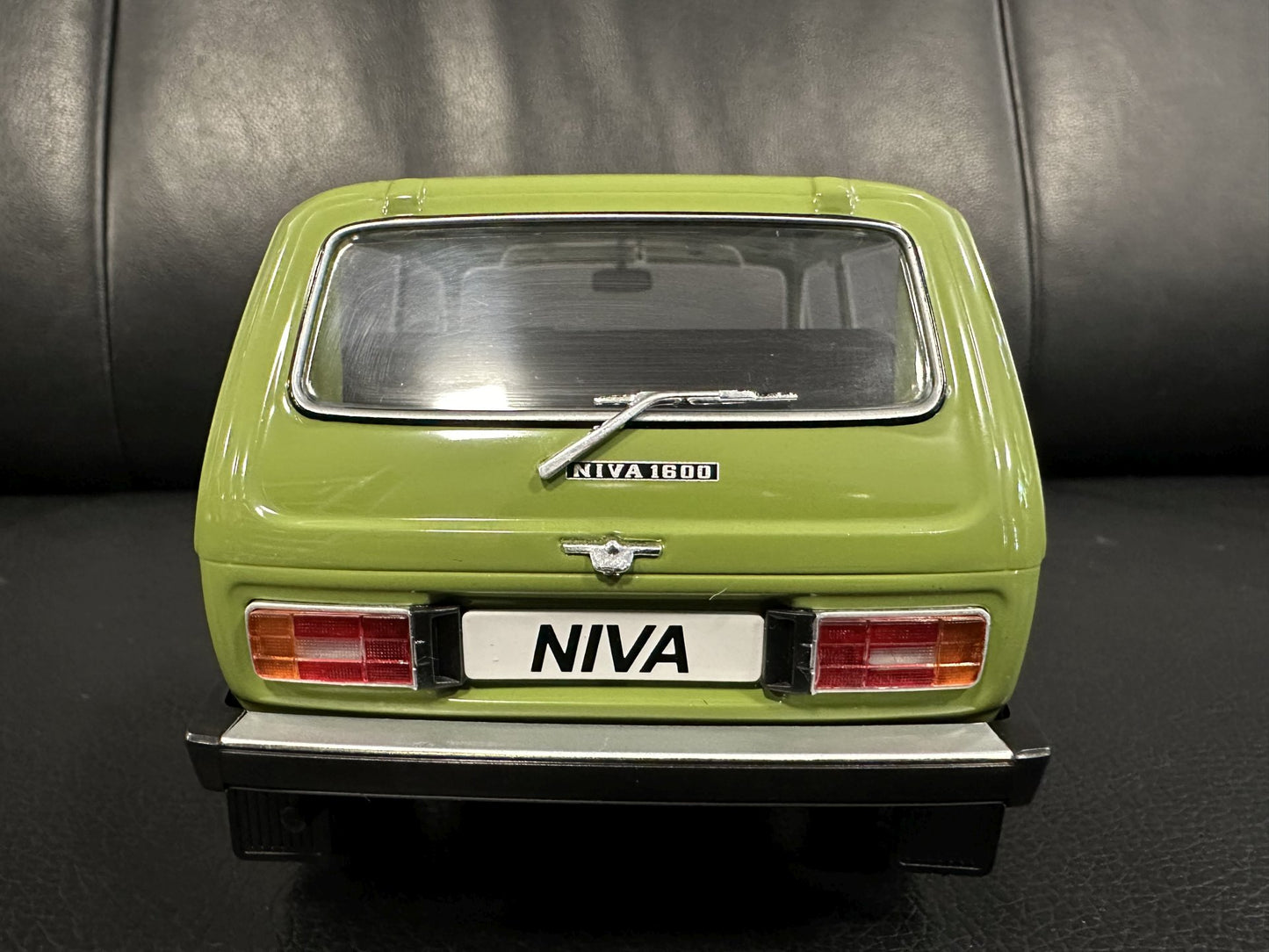 Lada Niva 1976 green 1:18 Modelcar MCG 18255 Лада Нива 1976 зелен