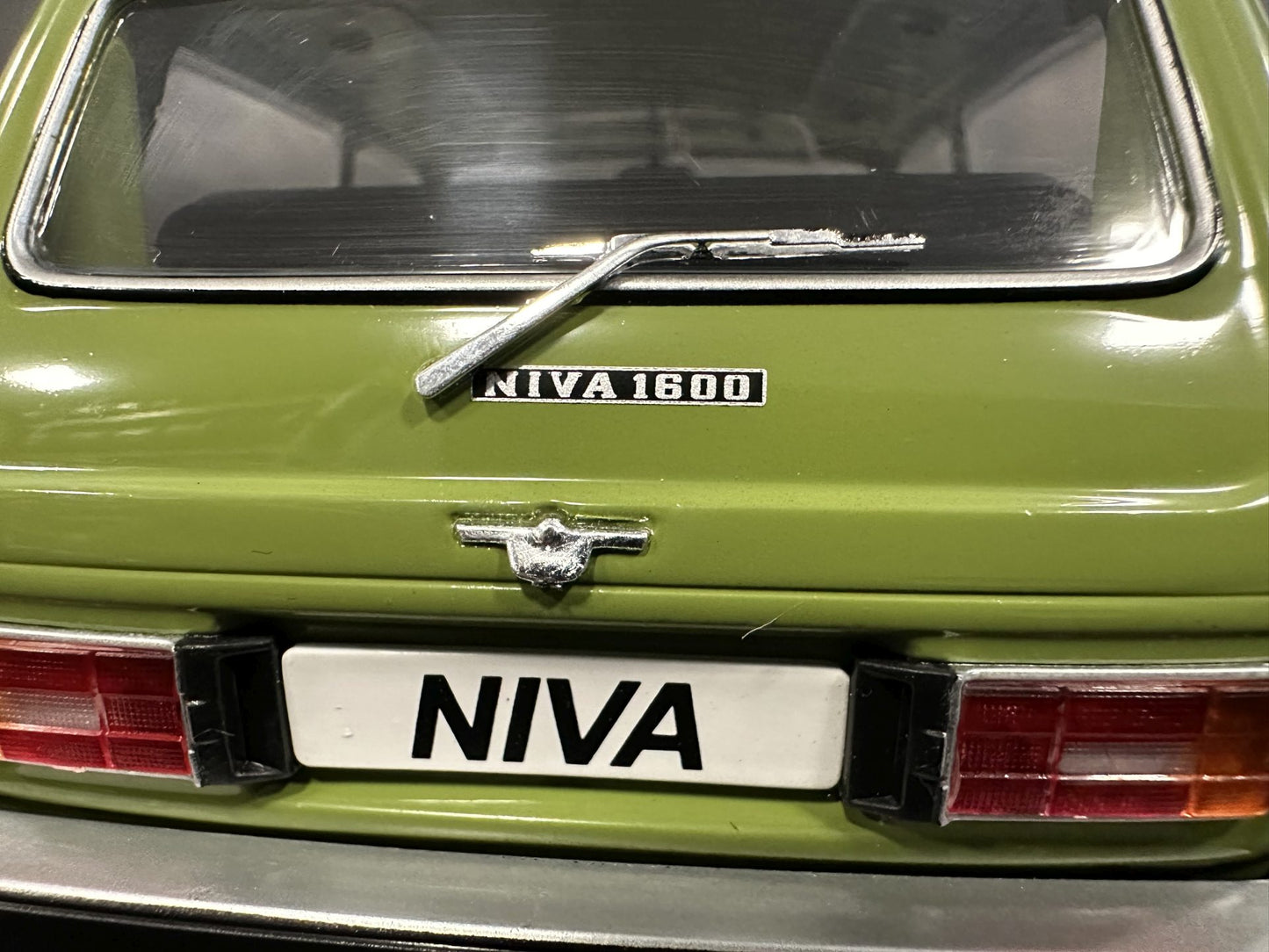 Lada Niva 1976 green 1:18 Modelcar MCG 18255 Лада Нива 1976 зелен