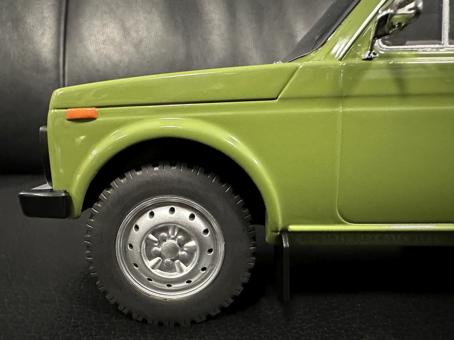 Lada Niva 1976 green 1:18 Modelcar MCG 18255 Лада Нива 1976 зелен