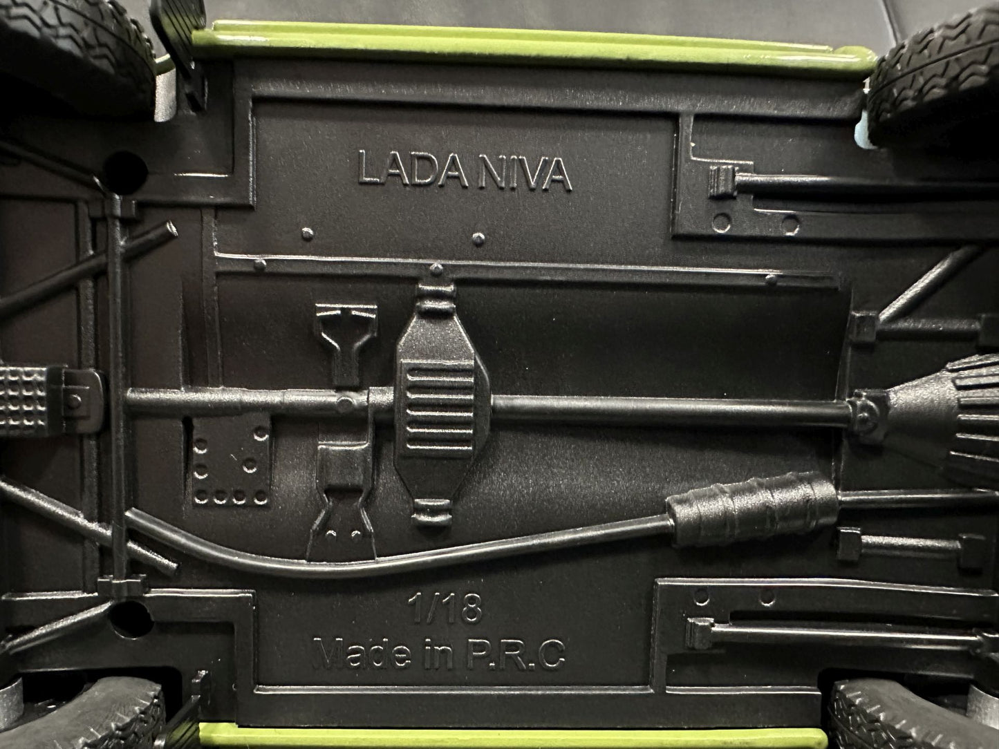 Lada Niva 1976 green 1:18 Modelcar MCG 18255 Лада Нива 1976 зелен