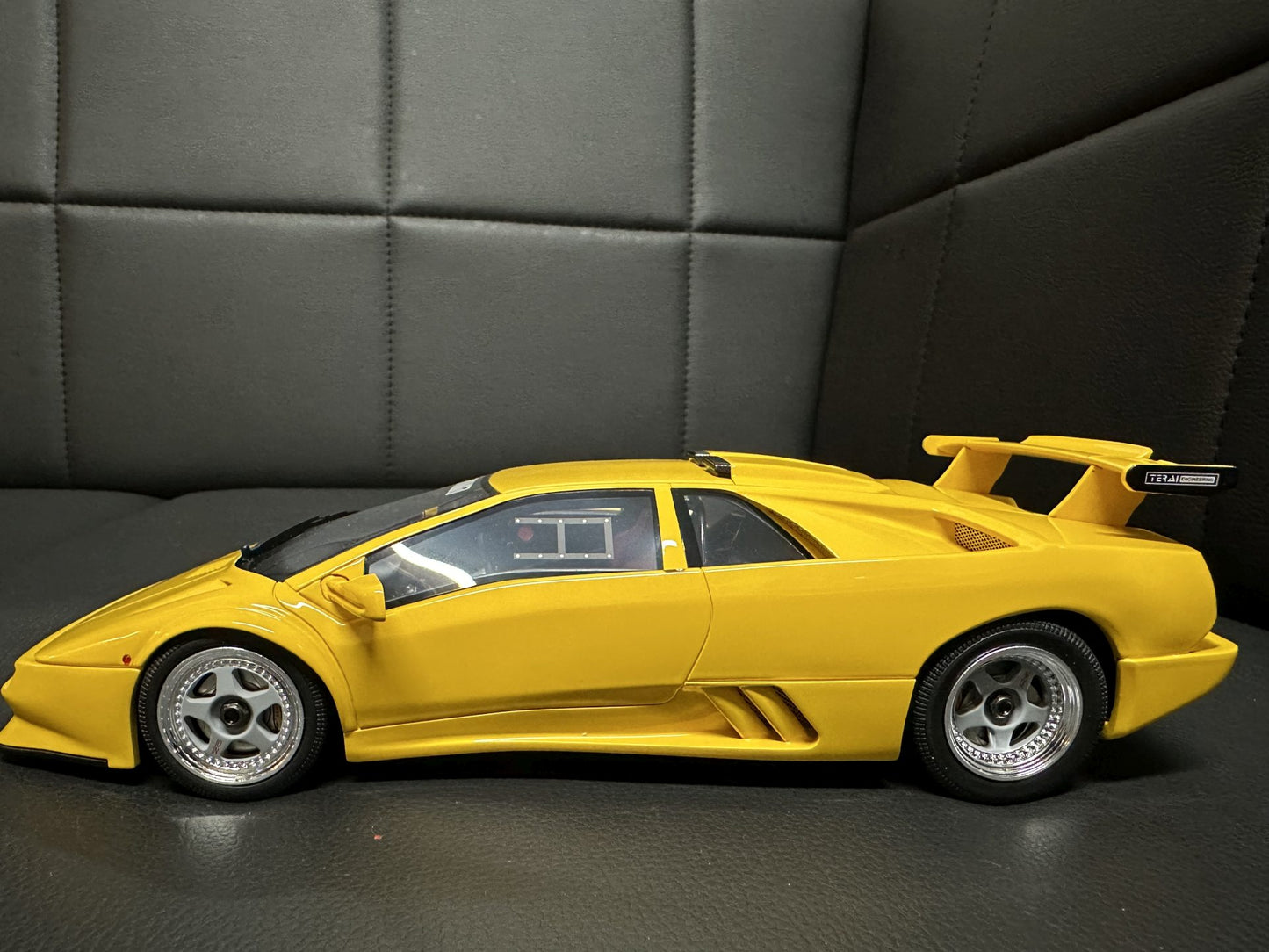 Lamborghini Diablo Jota Corsa yellow Limitiert 030/999 1:18 GT Spirit GT322 жълт Лимитирана