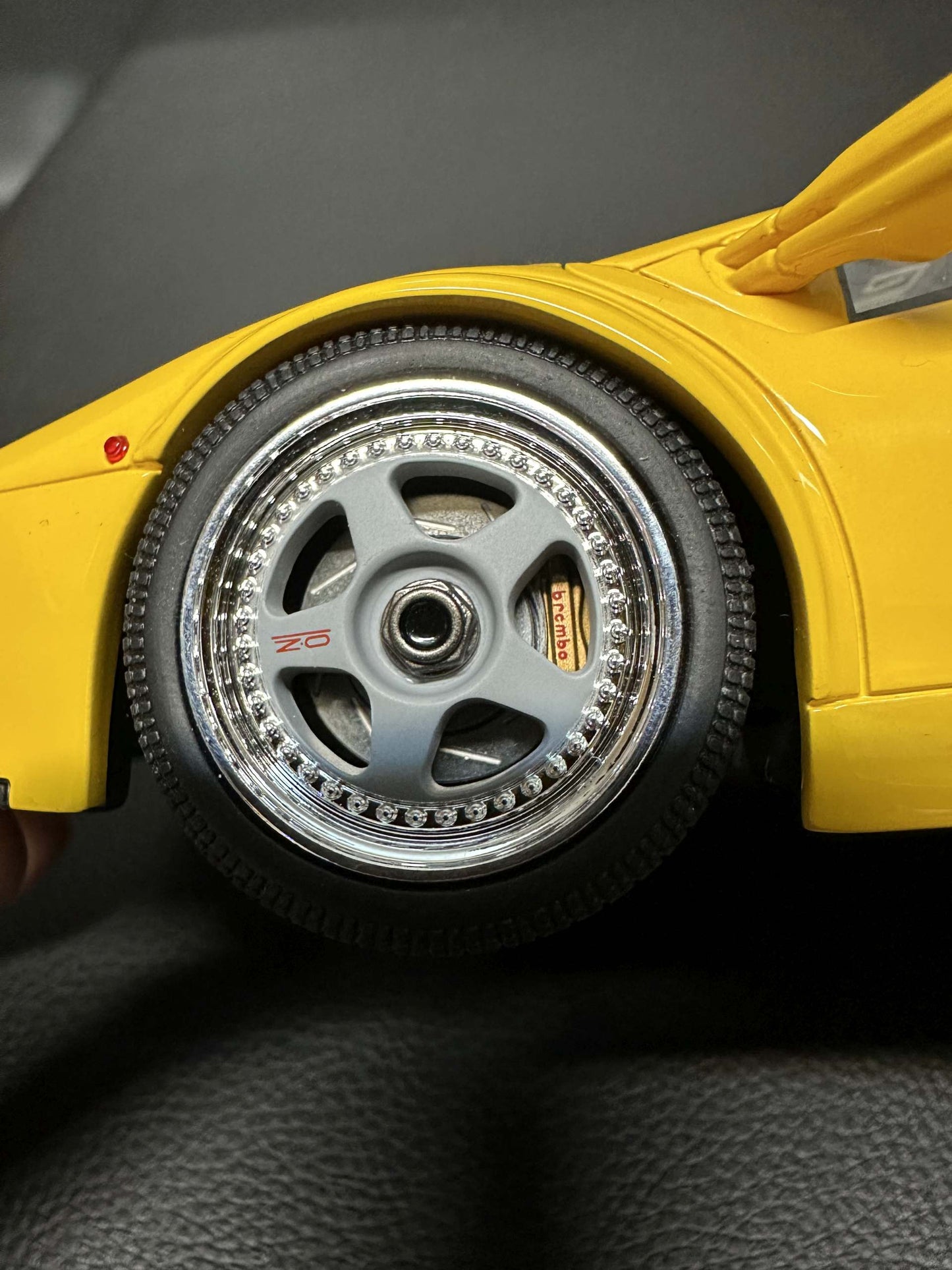 Lamborghini Diablo Jota Corsa yellow Limitiert 030/999 1:18 GT Spirit GT322 жълт Лимитирана