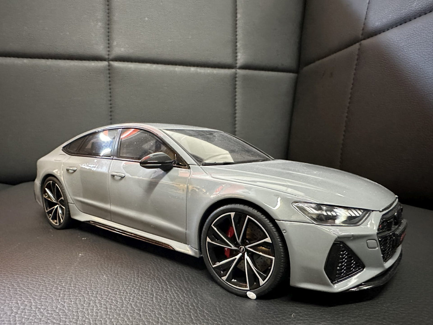 Audi RS7 Sportback nardo grey Limitiert 503/1100 1:18 GT Spirit GT823 Ауди РС7 сив Лимитирана