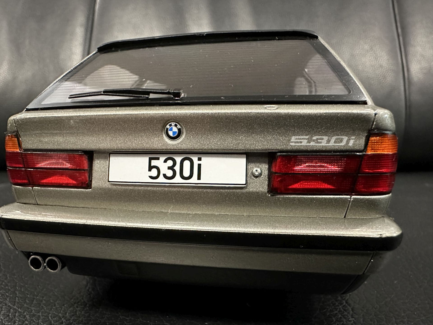 Bmw 530i E34 1991 grau Kombi 1:18 Modelcar MCG 18330 Бмв Е34 сив Комби