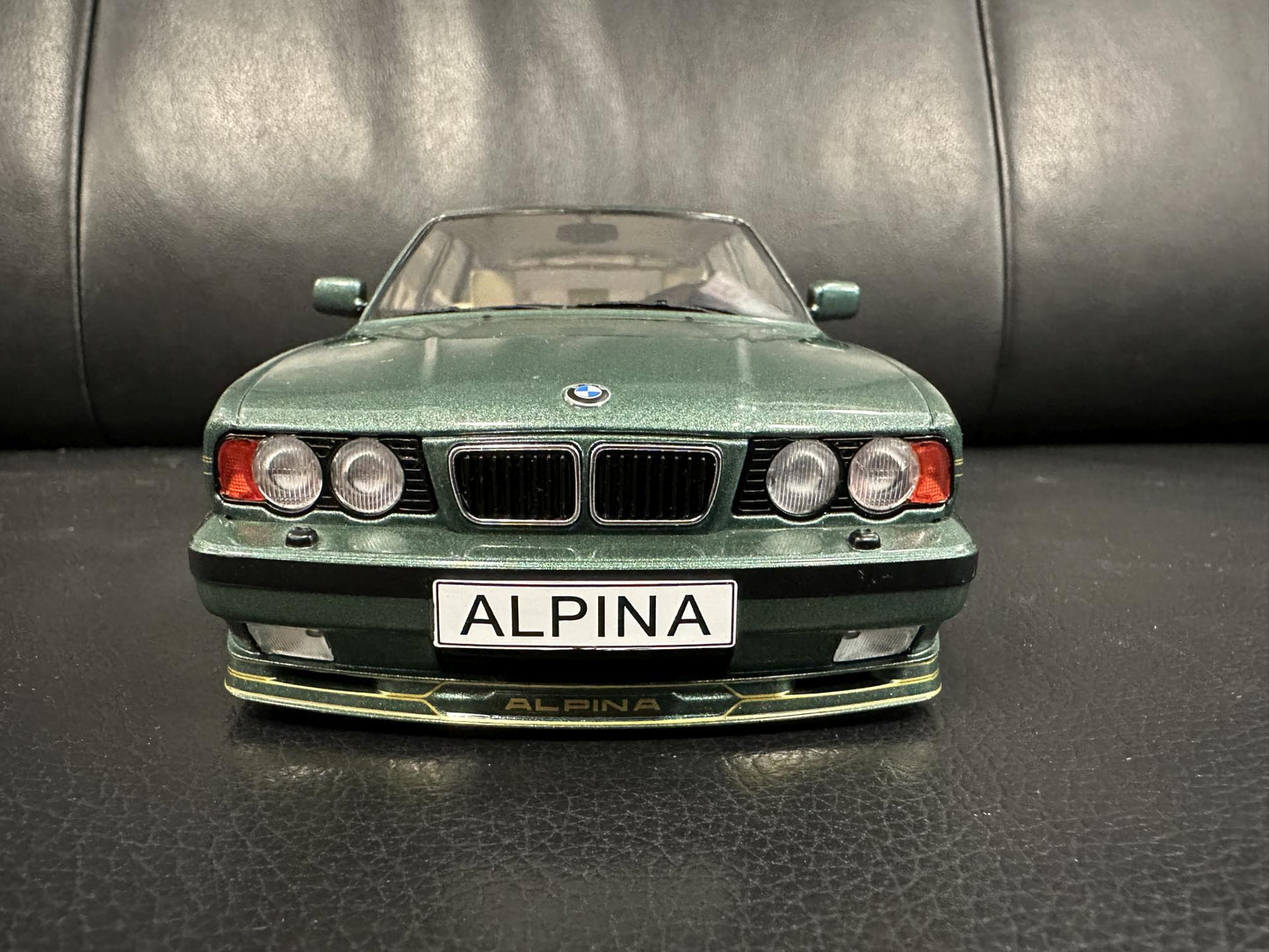 Bmw Alpina E34 B10 4.6 1991 green Kombi 1:18 Modelcar MCG 18331 Бмв Е34 Алпина зелен Комби