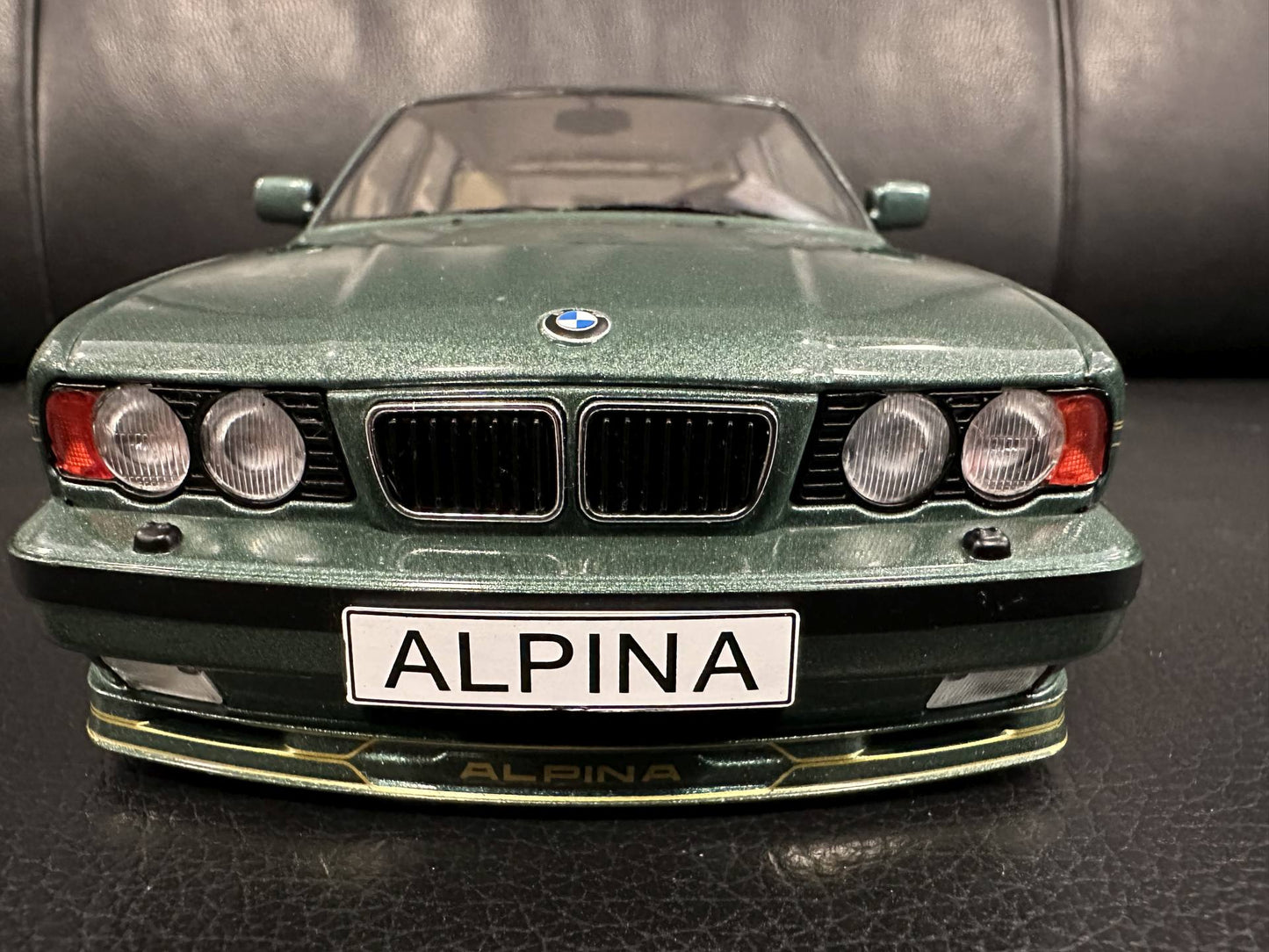 Bmw Alpina E34 B10 4.6 1991 green Kombi 1:18 Modelcar MCG 18331 Бмв Е34 Алпина зелен Комби