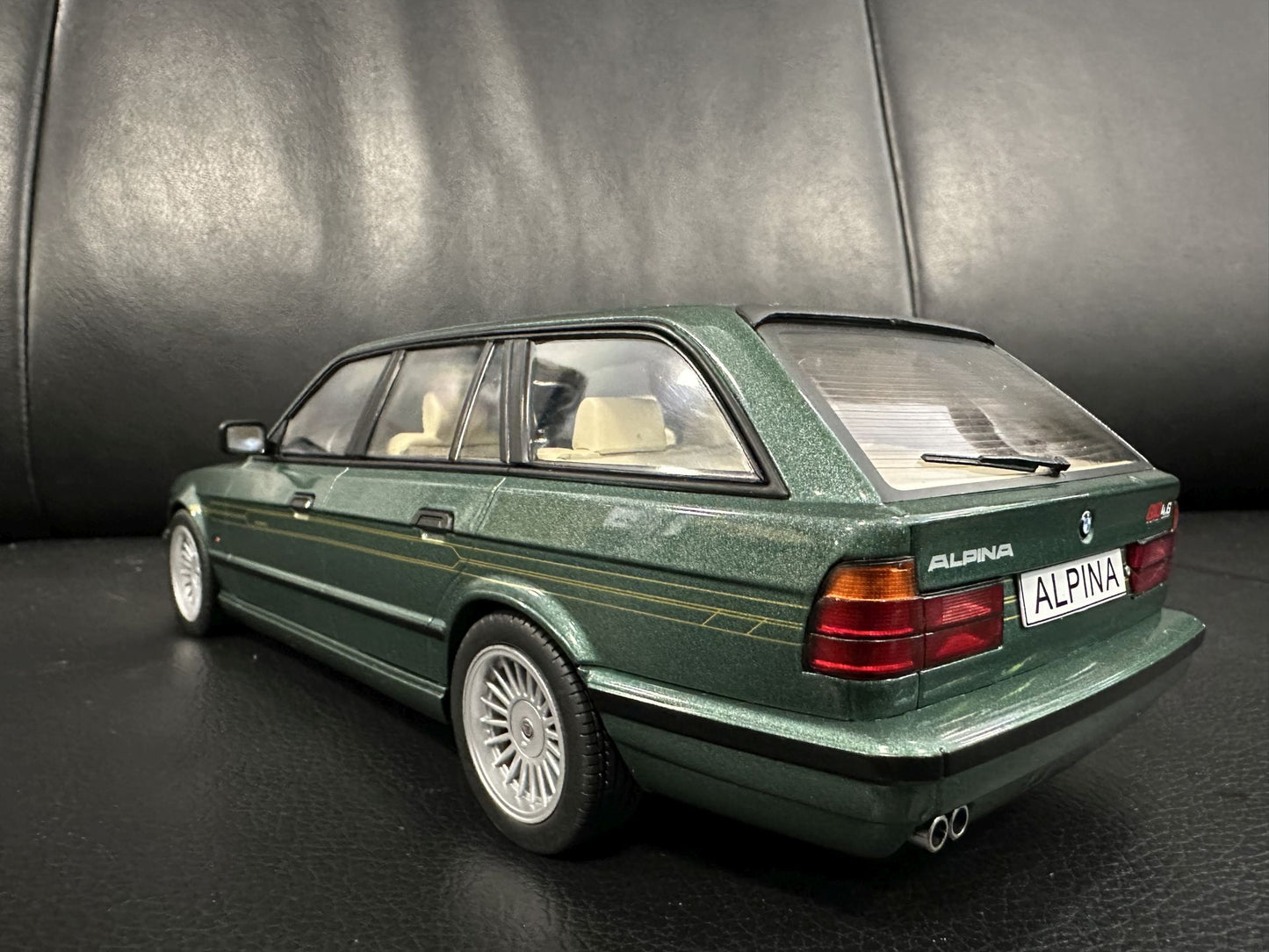 Bmw Alpina E34 B10 4.6 1991 green Kombi 1:18 Modelcar MCG 18331 Бмв Е34 Алпина зелен Комби