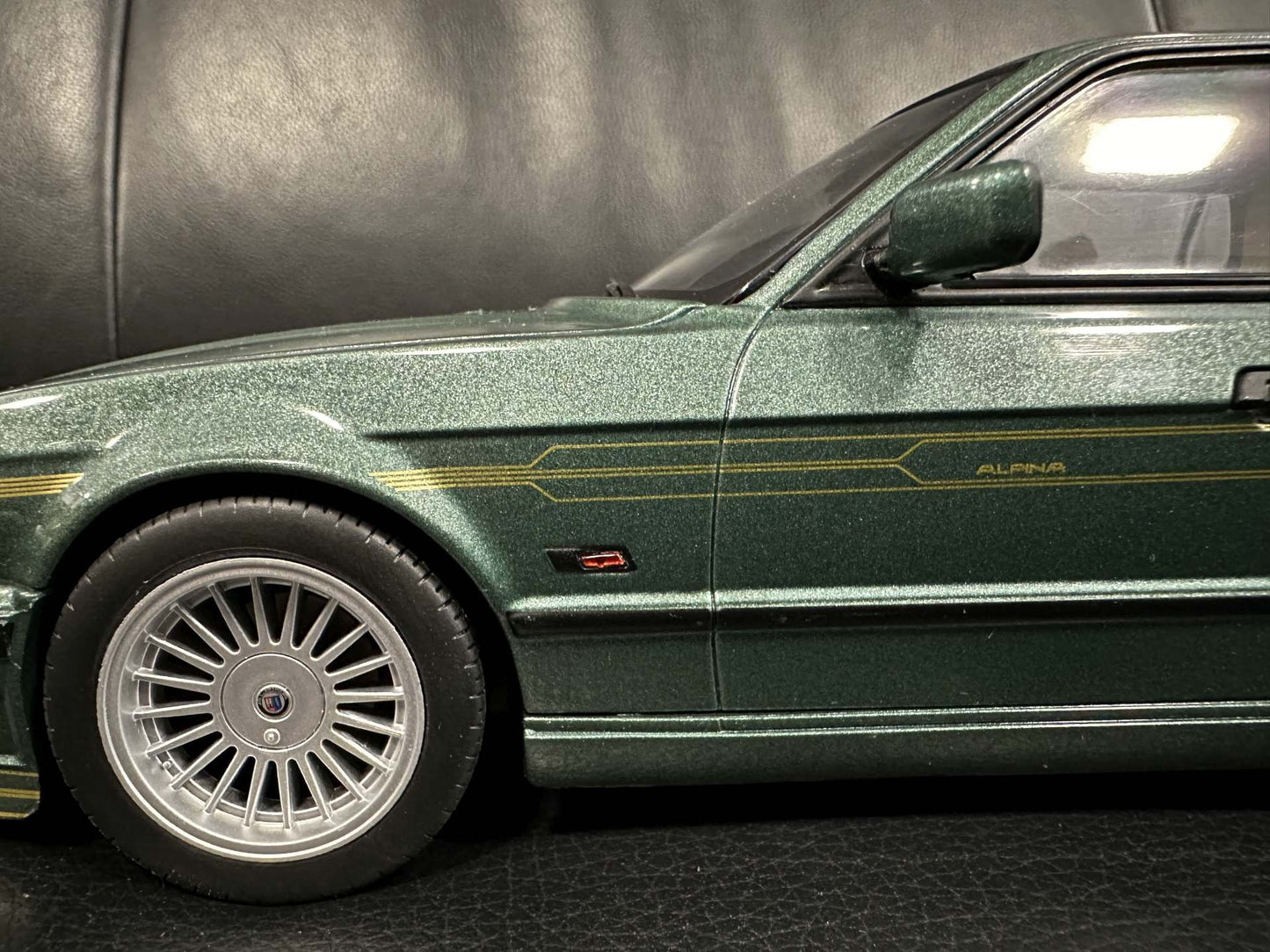 Bmw Alpina E34 B10 4.6 1991 green Kombi 1:18 Modelcar MCG 18331 Бмв Е34 Алпина зелен Комби