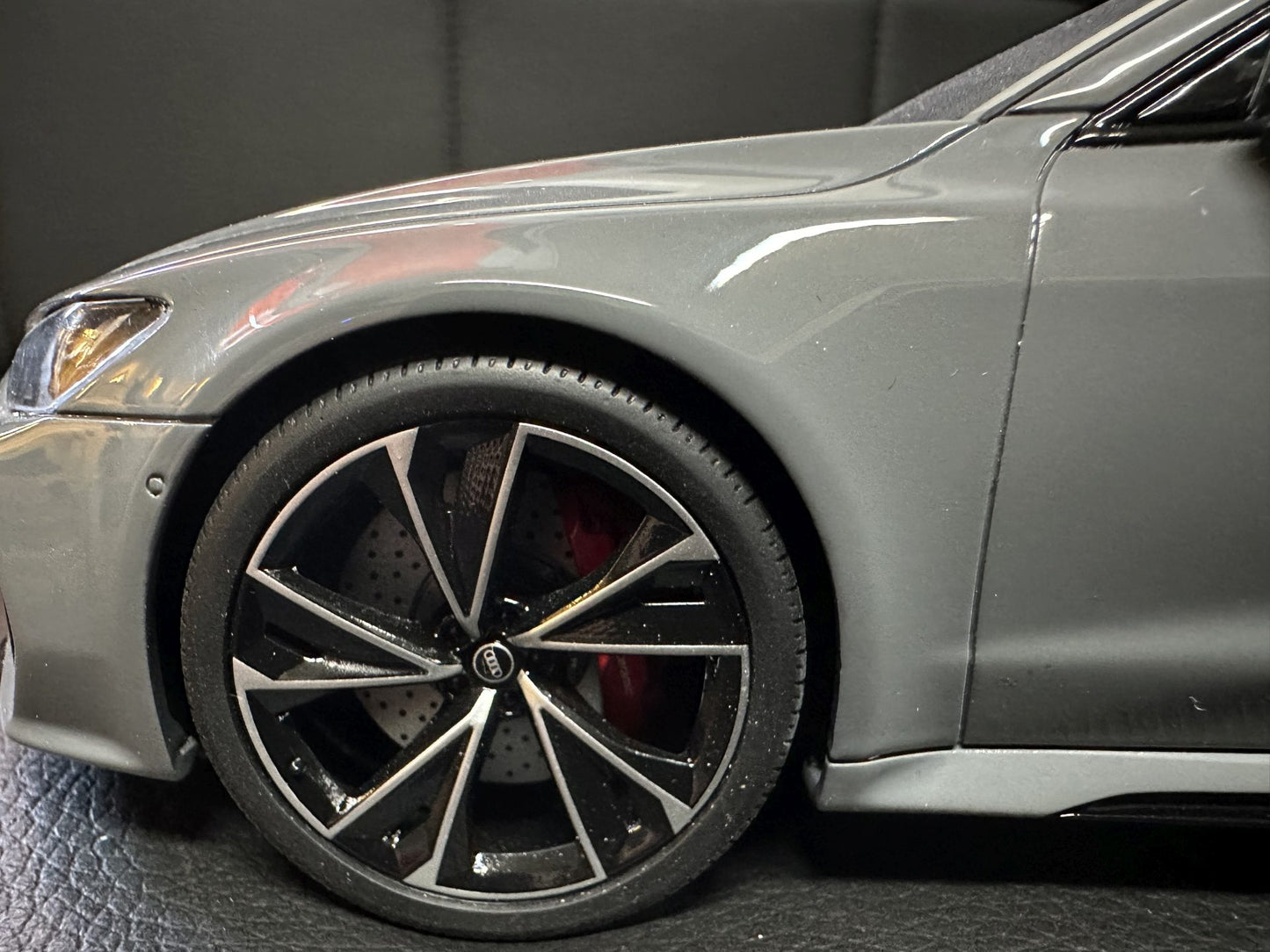 Audi RS7 Sportback nardo grey Limitiert 503/1100 1:18 GT Spirit GT823 Ауди РС7 сив Лимитирана