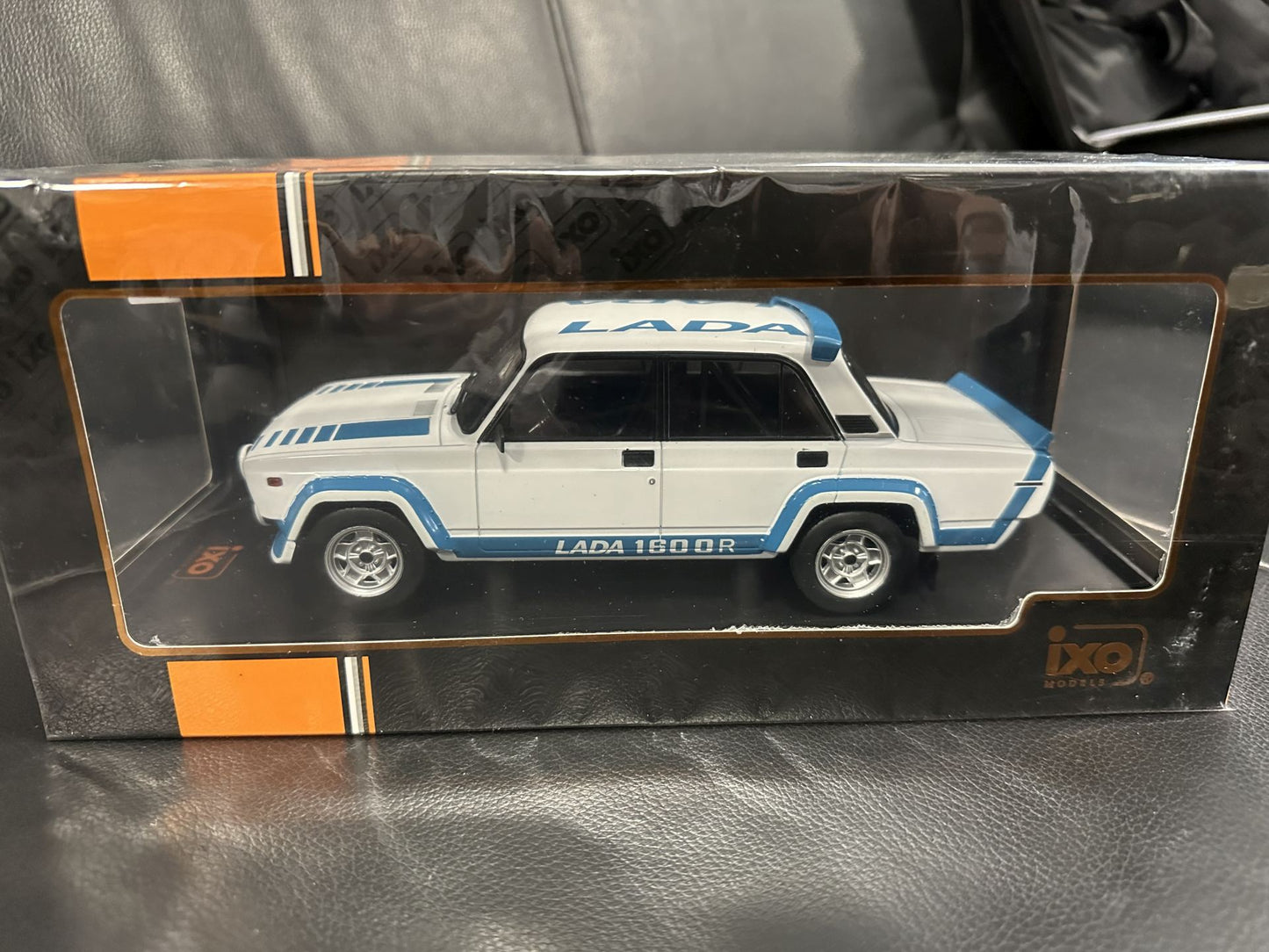 Lada 2105 VFTS 1983 white 1:18 IXO 18RMC144.22 Лада 2105 1983 бял