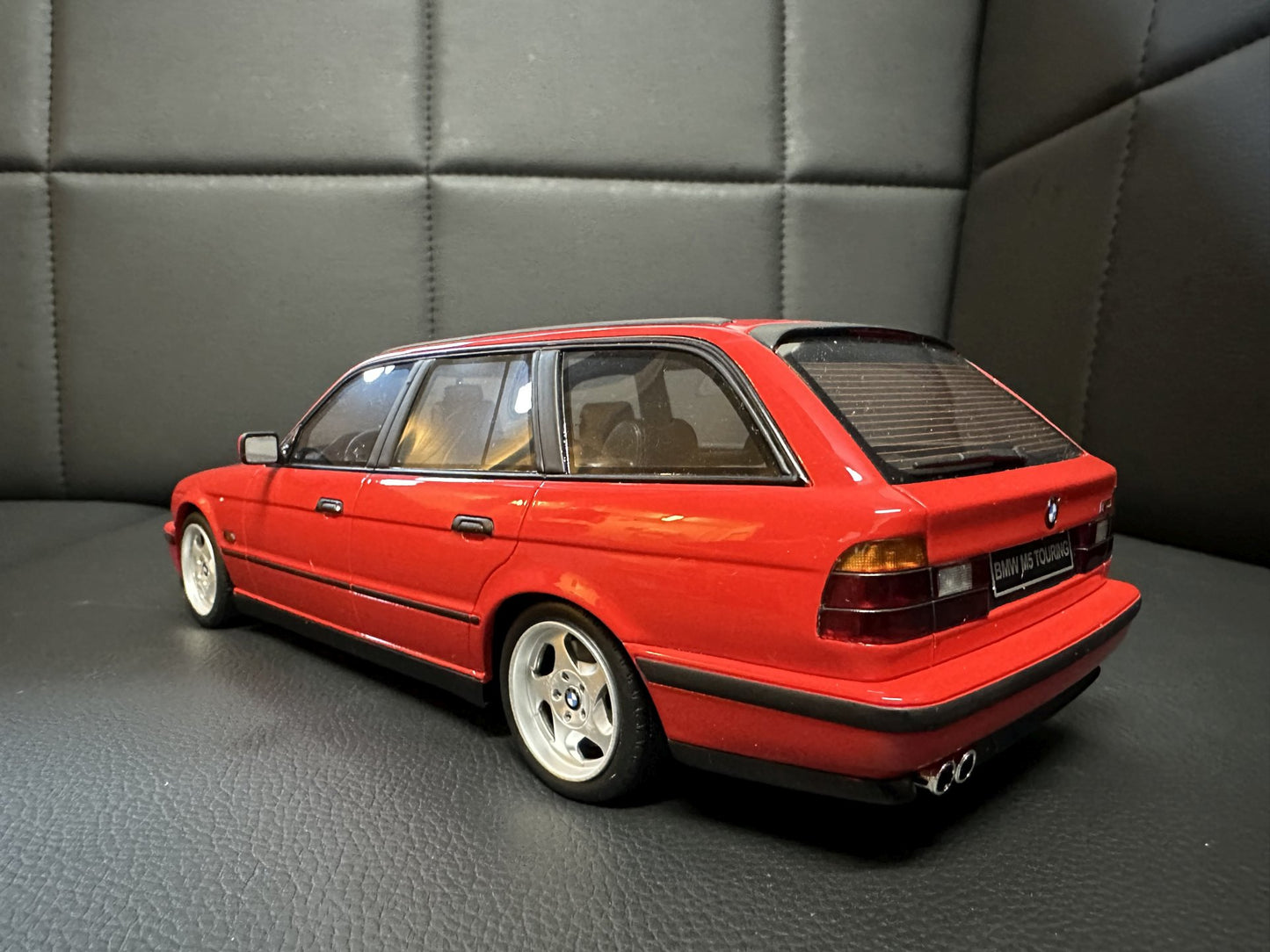 Bmw M5 E34 Kombi red Limitiert 349/3000 1:18 OTTO OT951 Бмв M5 Е34 Комби червен Лимитирана
