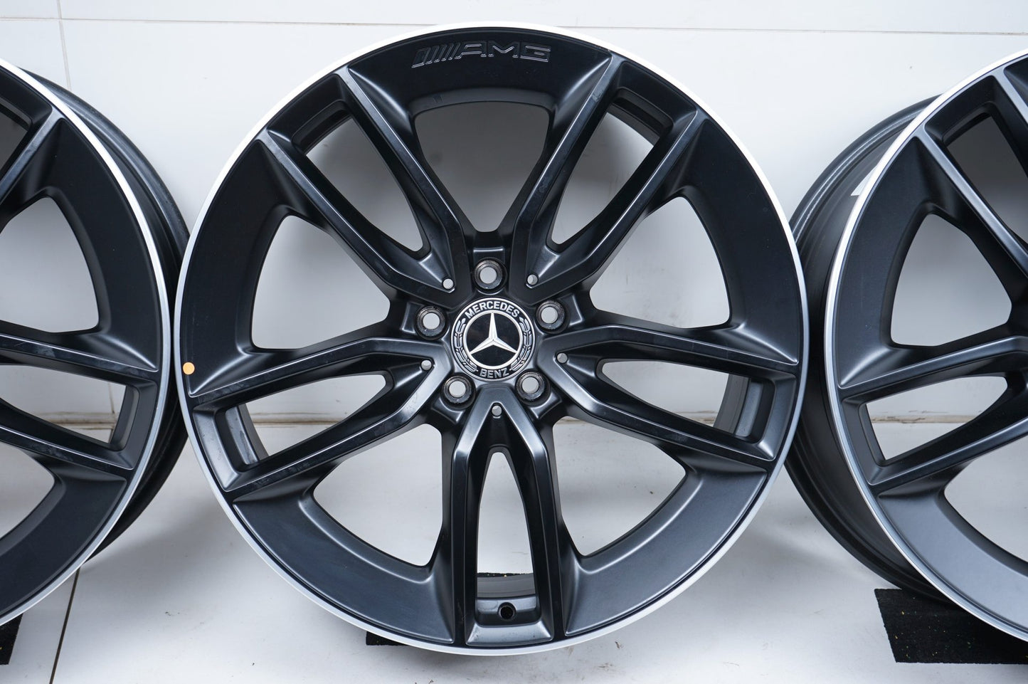 Оригинални като нови Mercedes E43 E53 AMG Klasse W213 AMG 20 Zoll Мерцедес Е43 Е53 AMG Класа W213 Алуминиеви джанти 20 цола A2134014900 A2134015000