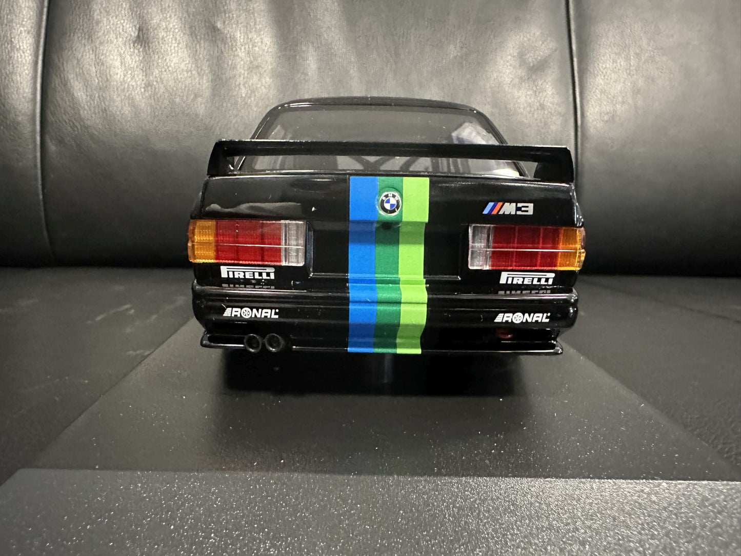 Bmw M3 DTM 1987 Harald Grohs Limitiert 1/300 black 1:18 Minichamps 155872006 Бмв M3 DTM 1987 черен Лимитирана