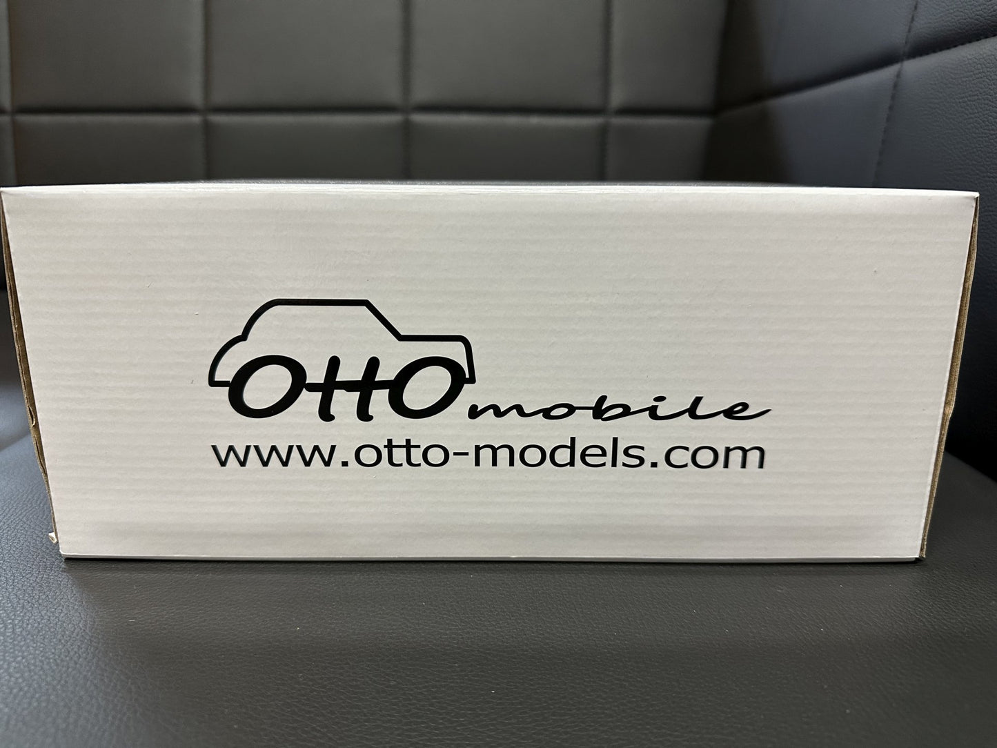 Bmw M5 E34 Kombi red Limitiert 349/3000 1:18 OTTO OT951 Бмв M5 Е34 Комби червен Лимитирана