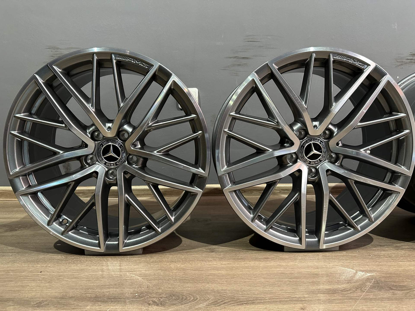 Оригинални като нови Mercedes C C43 Klasse W206 AMG 19 Zoll Мерцедес Ц Класа W206 AMG Алуминиеви джанти 19 цола A2054012300 A2054012400