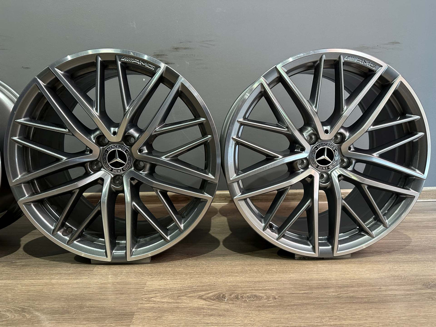 Оригинални като нови Mercedes C C43 Klasse W206 AMG 19 Zoll Мерцедес Ц Класа W206 AMG Алуминиеви джанти 19 цола A2054012300 A2054012400