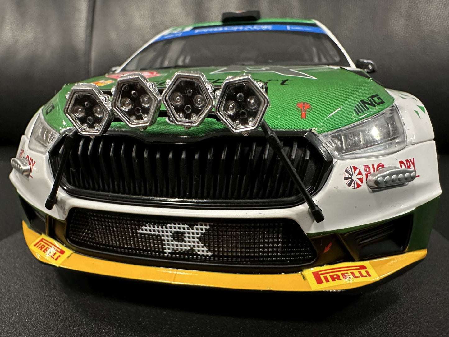 Skoda Fabia Rally WM Mone Carlo 2023 1:18 IXO 18RMC155B.22 Шкода Фабиа Рали Монте Карло 2023 бял/зелен