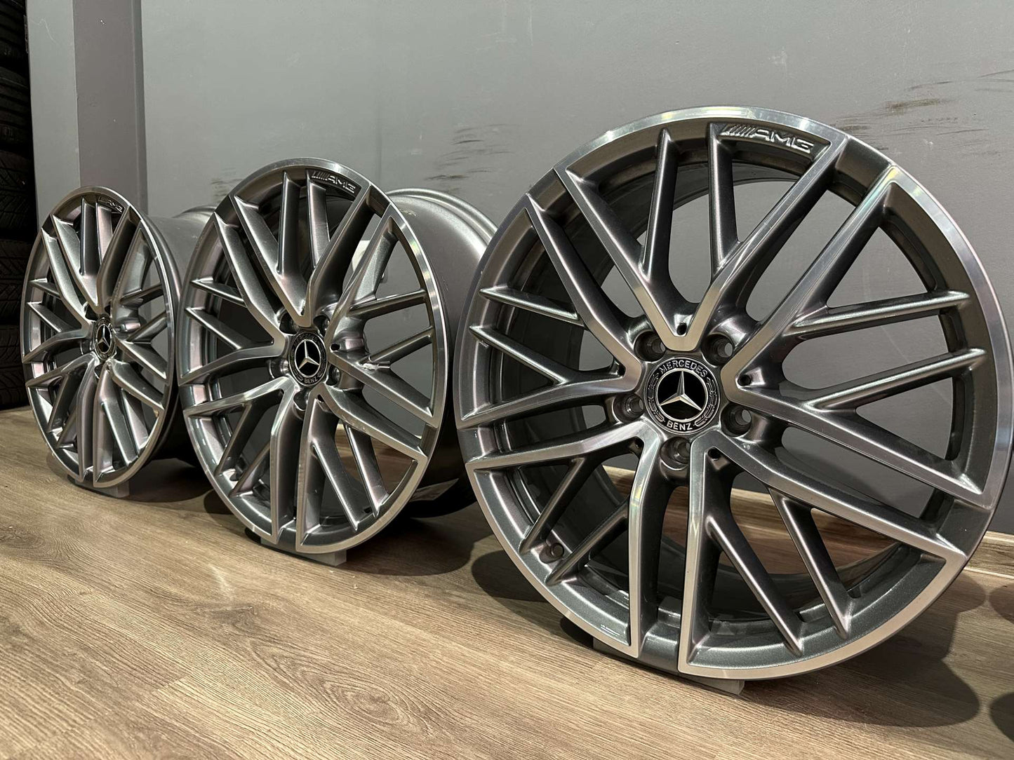 Оригинални като нови Mercedes C C43 Klasse W206 AMG 19 Zoll Мерцедес Ц Класа W206 AMG Алуминиеви джанти 19 цола A2054012300 A2054012400