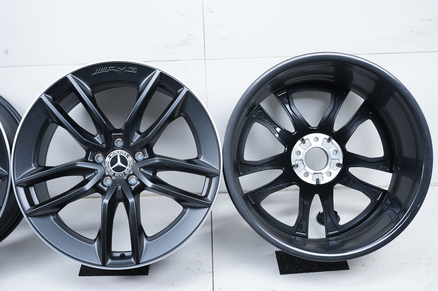 Оригинални като нови Mercedes E43 E53 AMG Klasse W213 AMG 20 Zoll Мерцедес Е43 Е53 AMG Класа W213 Алуминиеви джанти 20 цола A2134014900 A2134015000