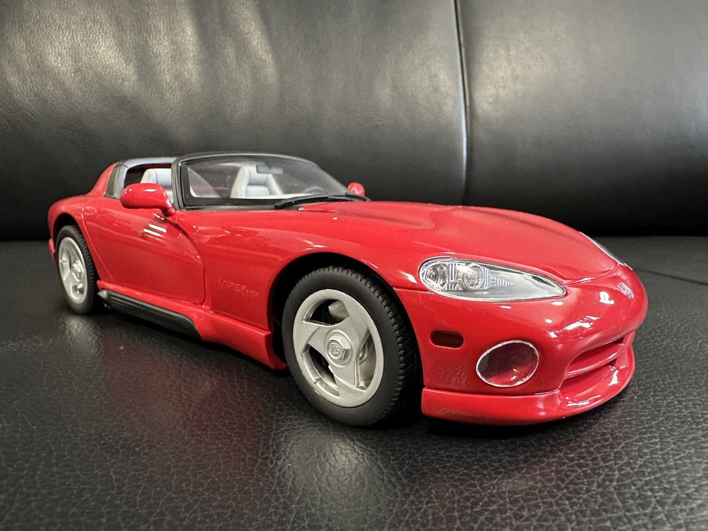 Dodge Viper RT 10 Cabrio Limitiert red 275/1500 1:18 GT Spirit GT156 Додч Вайпар червен Кабрио Лимитирана