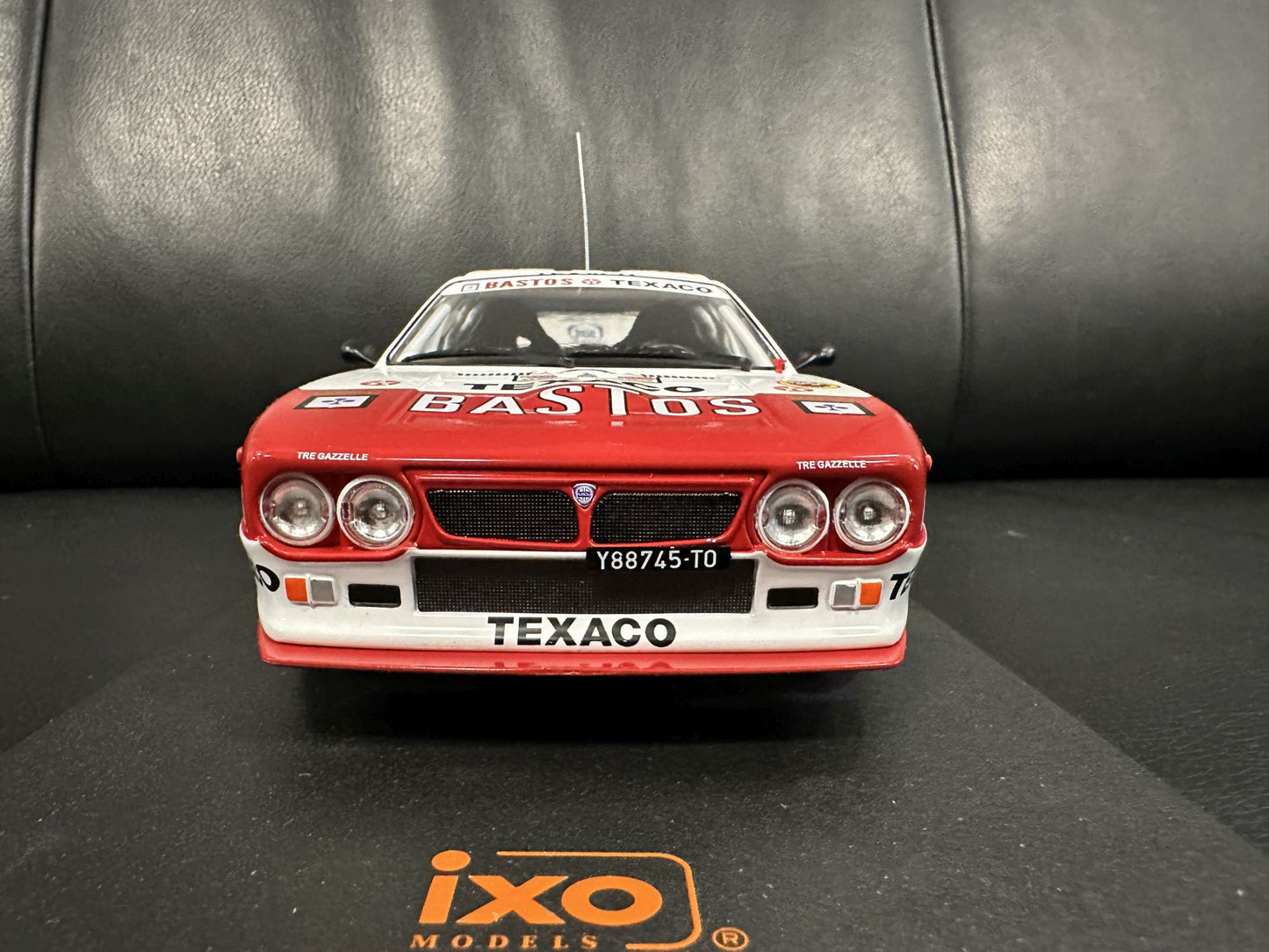 Lancia 037 Rally Bastos Ypres 1985 1:18 IXO 18RMC136.22 Ланчия 037 Бастос бял/червен