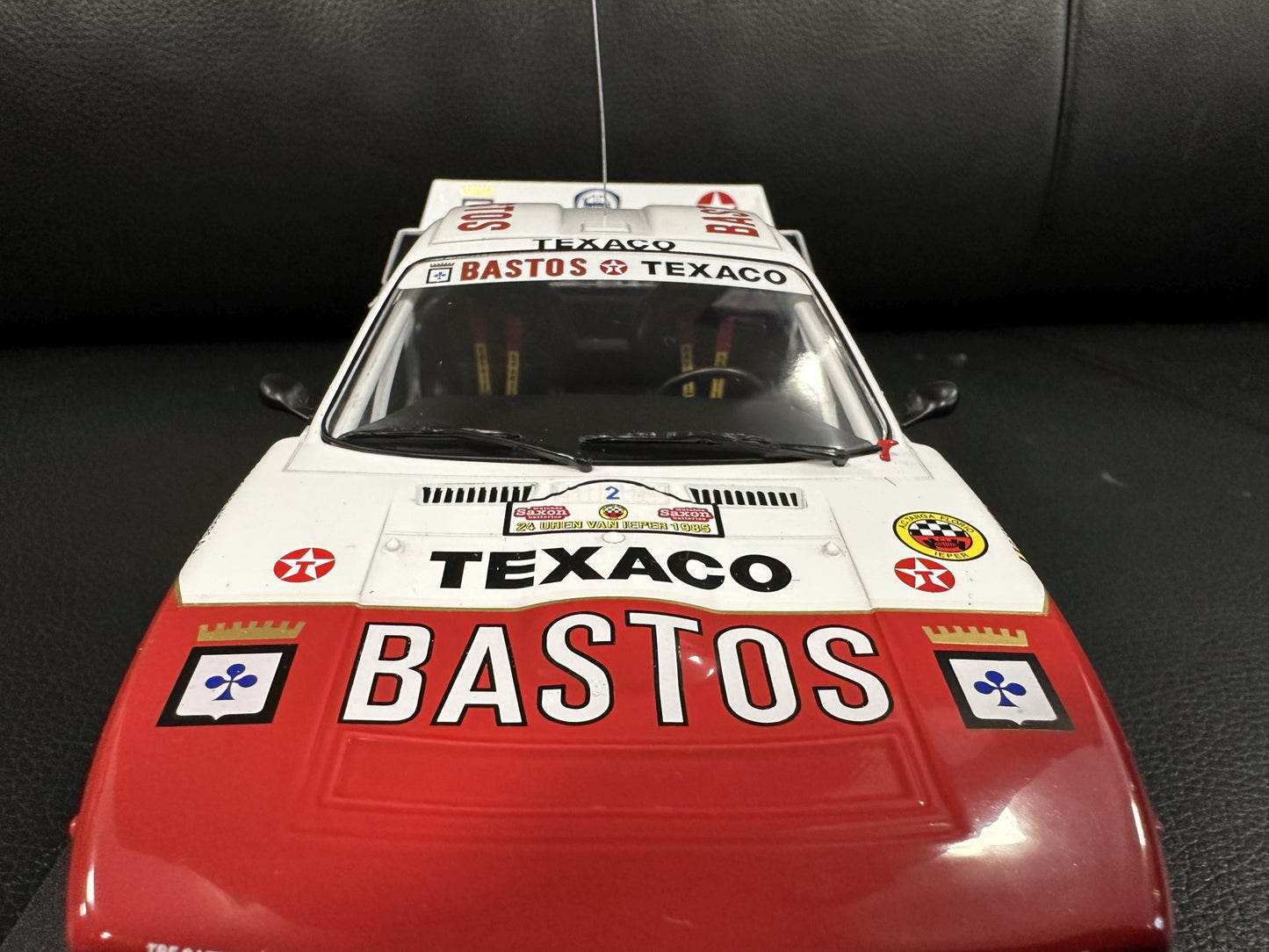 Lancia 037 Rally Bastos Ypres 1985 1:18 IXO 18RMC136.22 Ланчия 037 Бастос бял/червен
