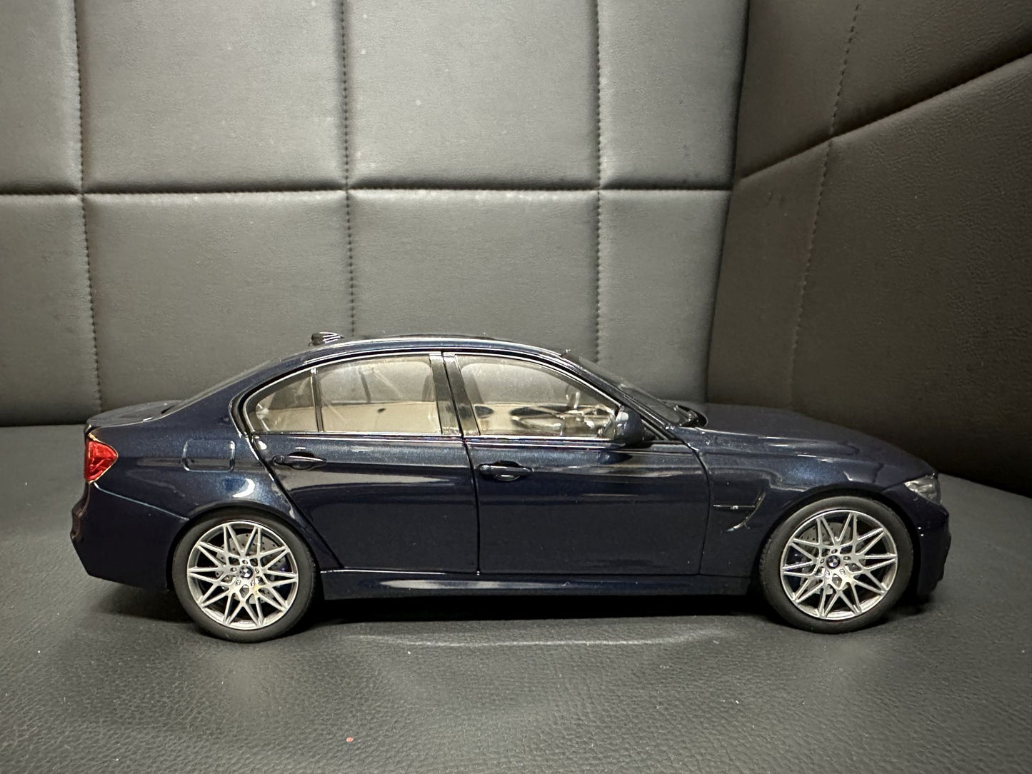 Bmw M3 Competition F80 2017 Limousine blue 1:18 NOREV 183236 Бмв M3 F80 син отваряема