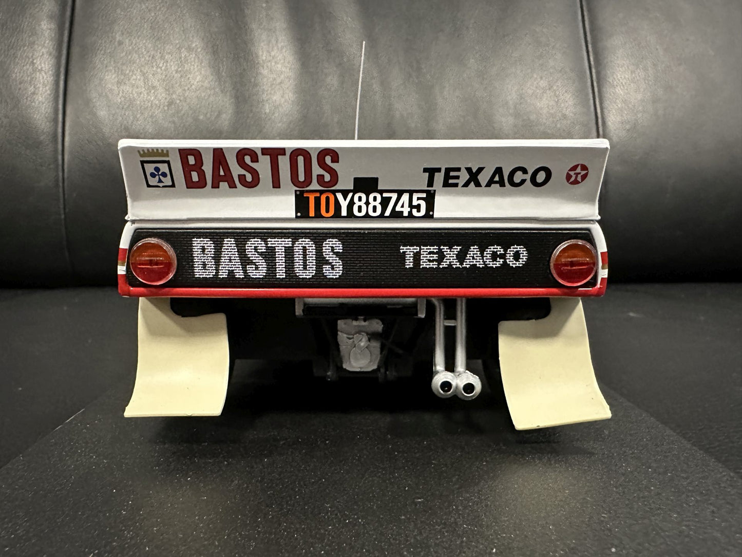 Lancia 037 Rally Bastos Ypres 1985 1:18 IXO 18RMC136.22 Ланчия 037 Бастос бял/червен