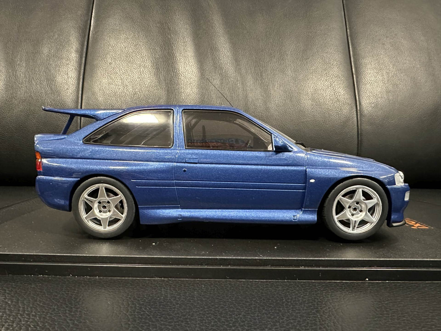 Ford Escort RS Cosworth blue 1:18 IXO 18CMC180.22 Форд Ескорт син