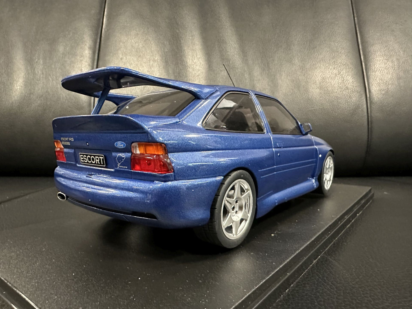 Ford Escort RS Cosworth blue 1:18 IXO 18CMC180.22 Форд Ескорт син